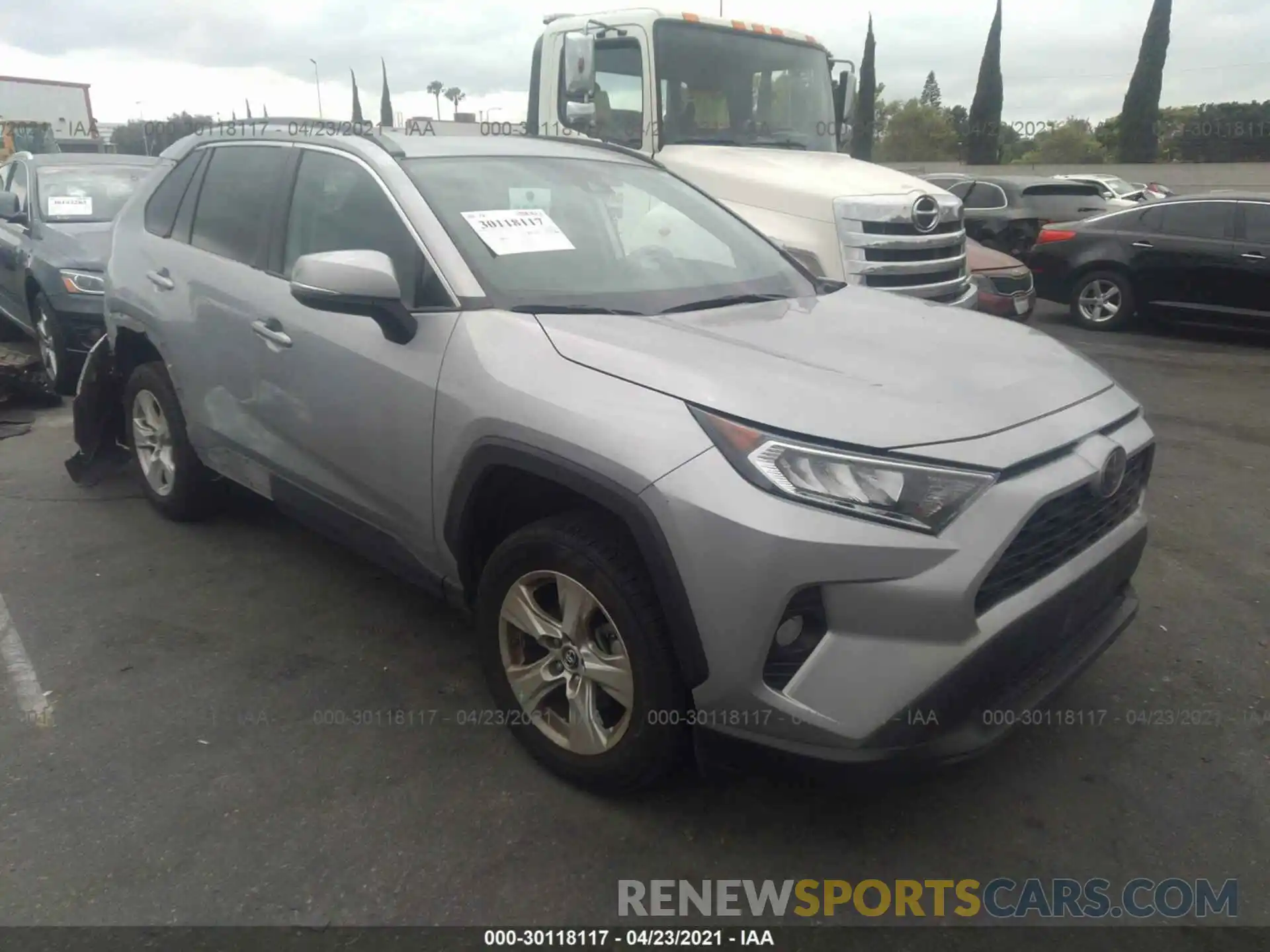 1 Photograph of a damaged car 2T3W1RFV9KW031051 TOYOTA RAV4 2019