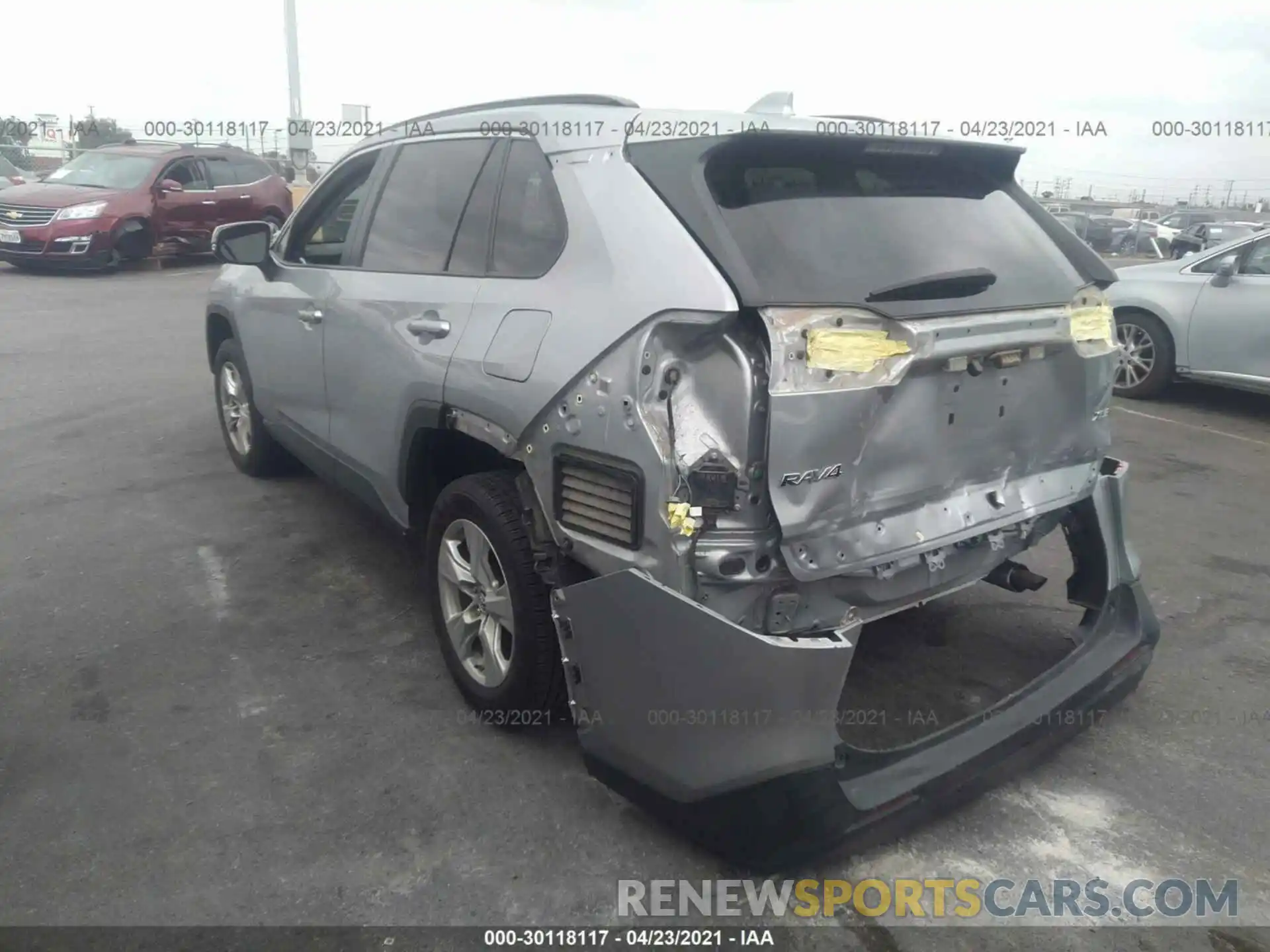 3 Фотография поврежденного автомобиля 2T3W1RFV9KW031051 TOYOTA RAV4 2019