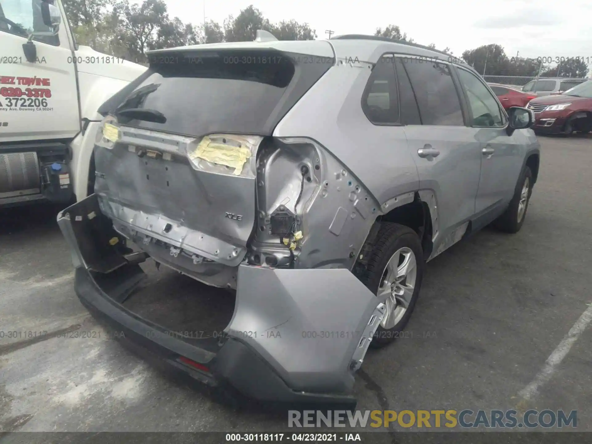 4 Photograph of a damaged car 2T3W1RFV9KW031051 TOYOTA RAV4 2019