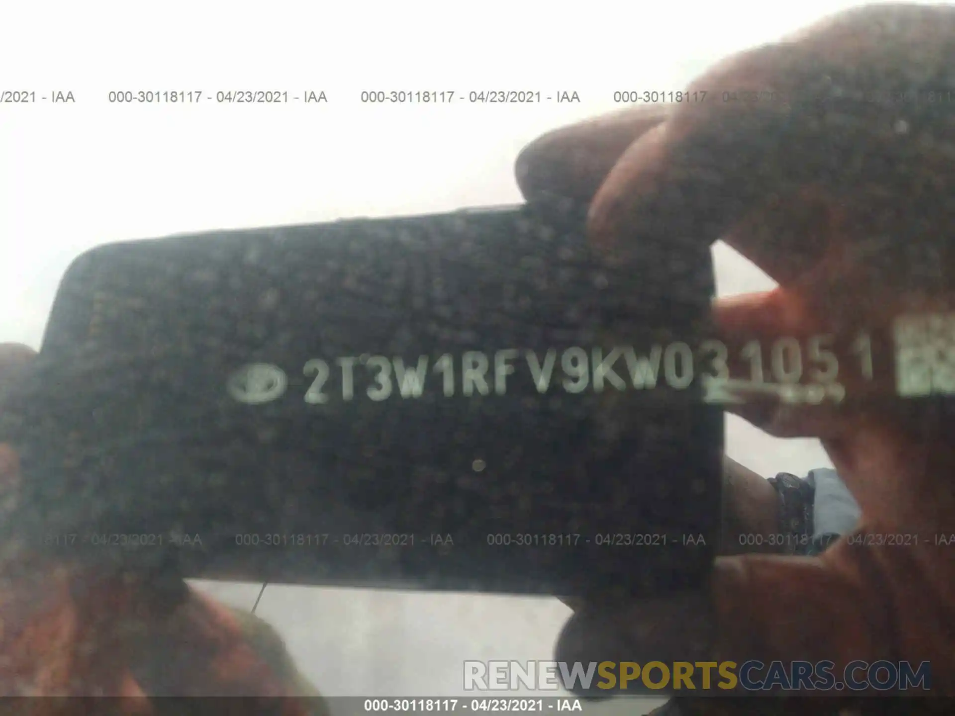 9 Photograph of a damaged car 2T3W1RFV9KW031051 TOYOTA RAV4 2019