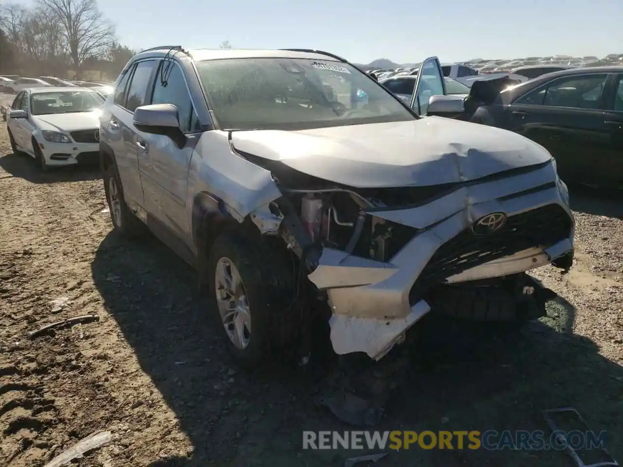 1 Photograph of a damaged car 2T3W1RFV9KW033852 TOYOTA RAV4 2019