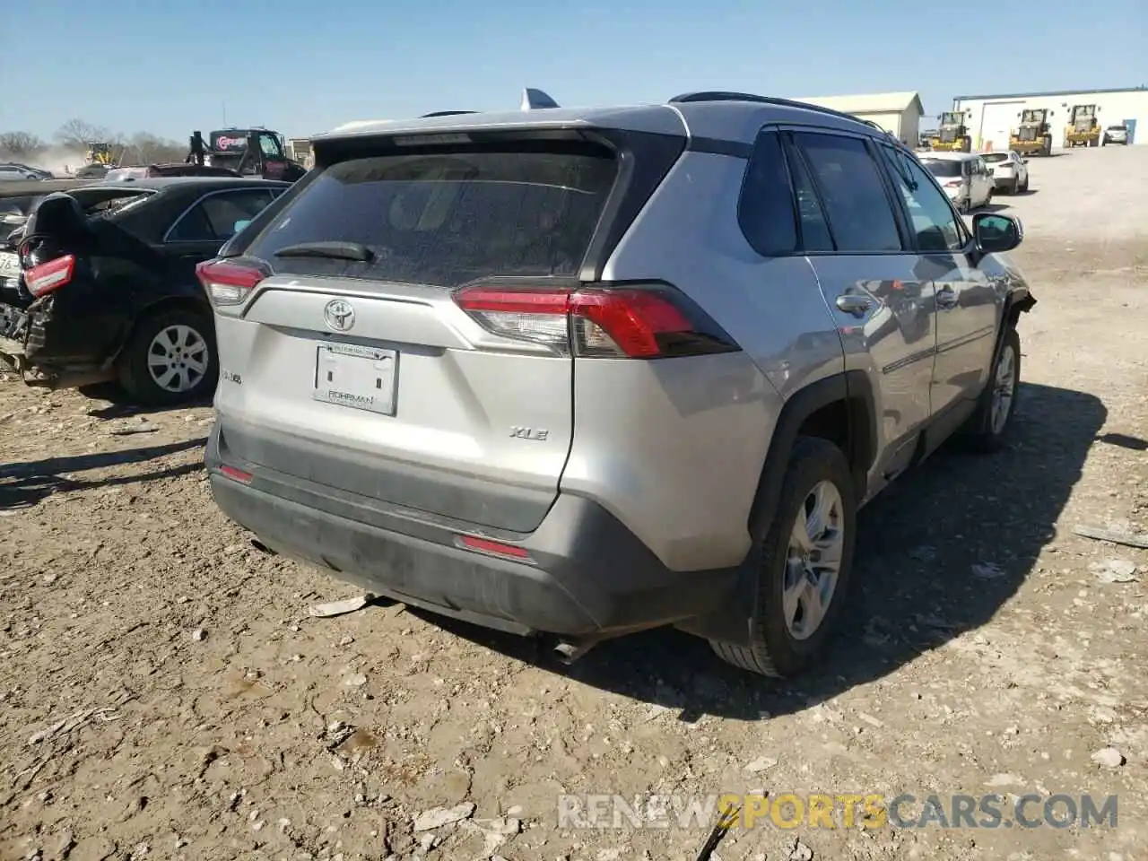 4 Photograph of a damaged car 2T3W1RFV9KW033852 TOYOTA RAV4 2019