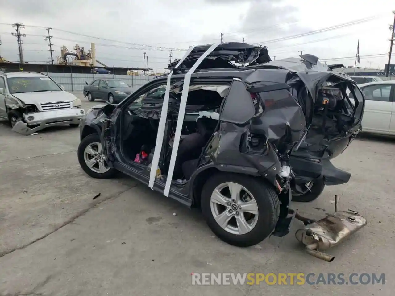 3 Photograph of a damaged car 2T3W1RFV9KW038548 TOYOTA RAV4 2019