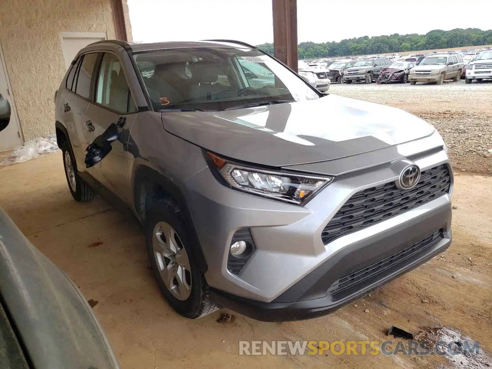 1 Photograph of a damaged car 2T3W1RFV9KW047489 TOYOTA RAV4 2019