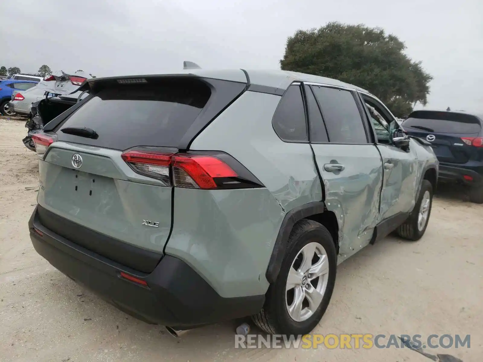 4 Photograph of a damaged car 2T3W1RFV9KW054376 TOYOTA RAV4 2019