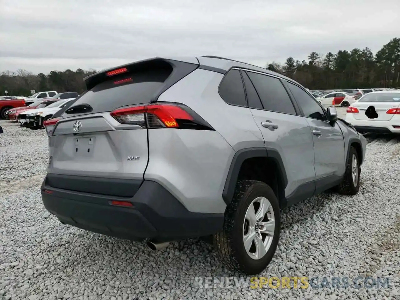 4 Photograph of a damaged car 2T3W1RFV9KW055088 TOYOTA RAV4 2019