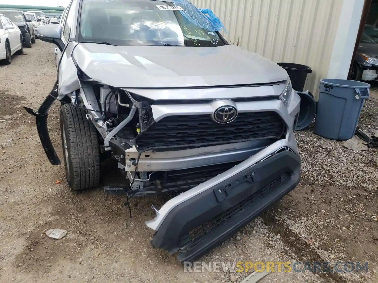 9 Photograph of a damaged car 2T3W1RFVXKC004006 TOYOTA RAV4 2019