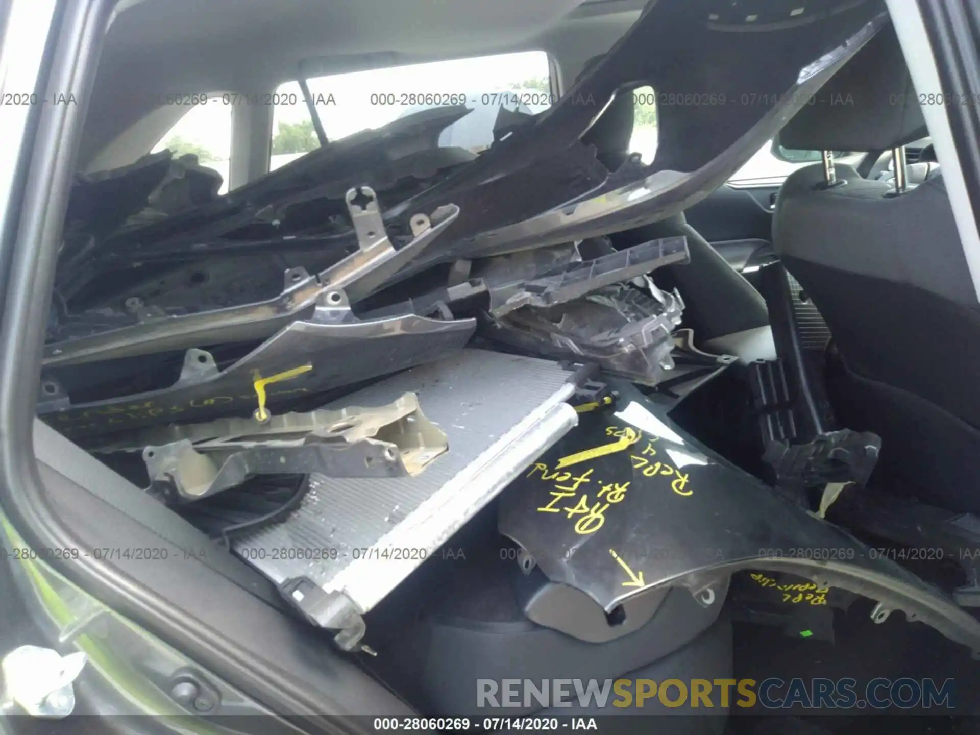 8 Photograph of a damaged car 2T3W1RFVXKC013479 TOYOTA RAV4 2019