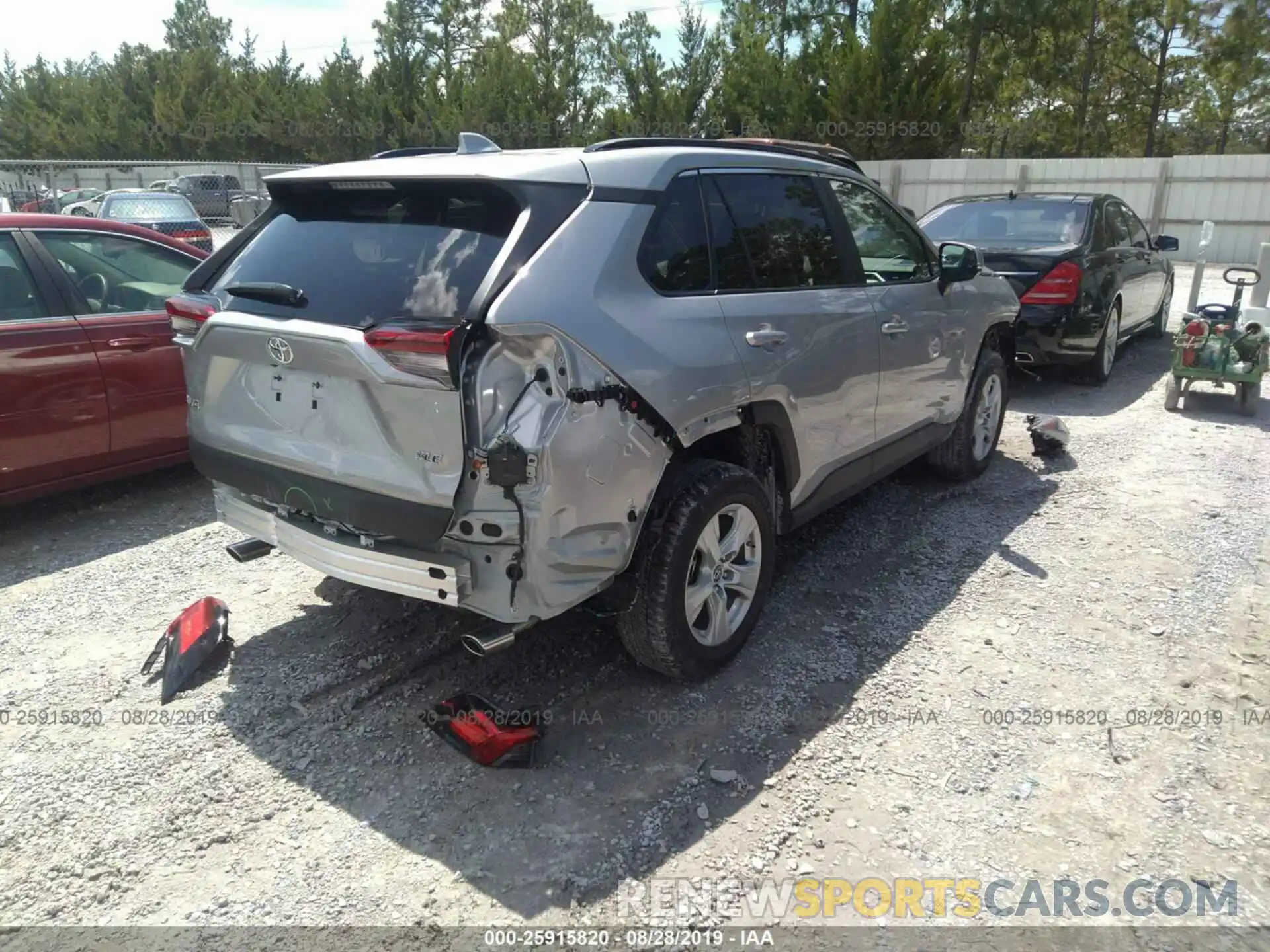 4 Фотография поврежденного автомобиля 2T3W1RFVXKC013580 TOYOTA RAV4 2019