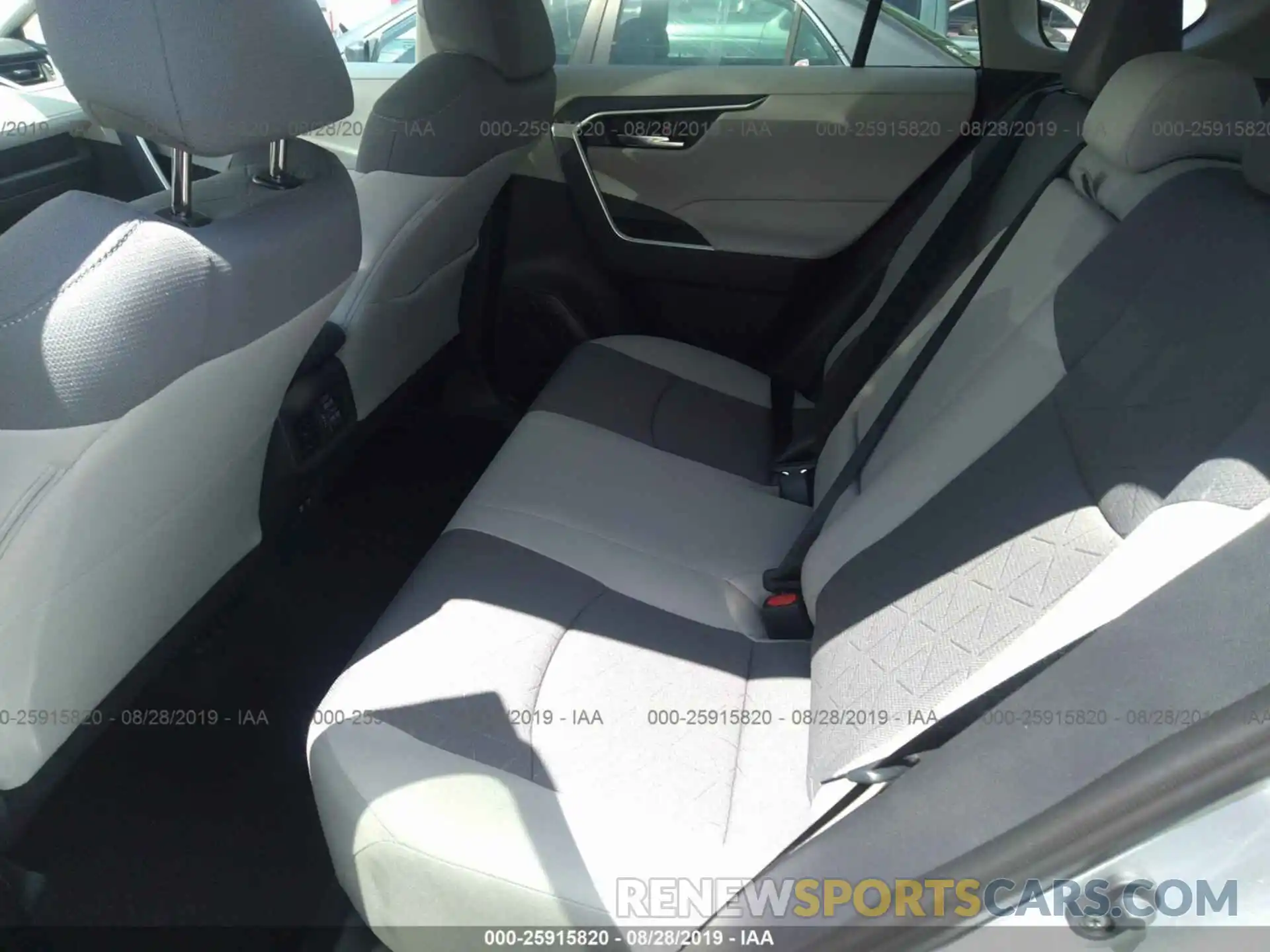 8 Photograph of a damaged car 2T3W1RFVXKC013580 TOYOTA RAV4 2019