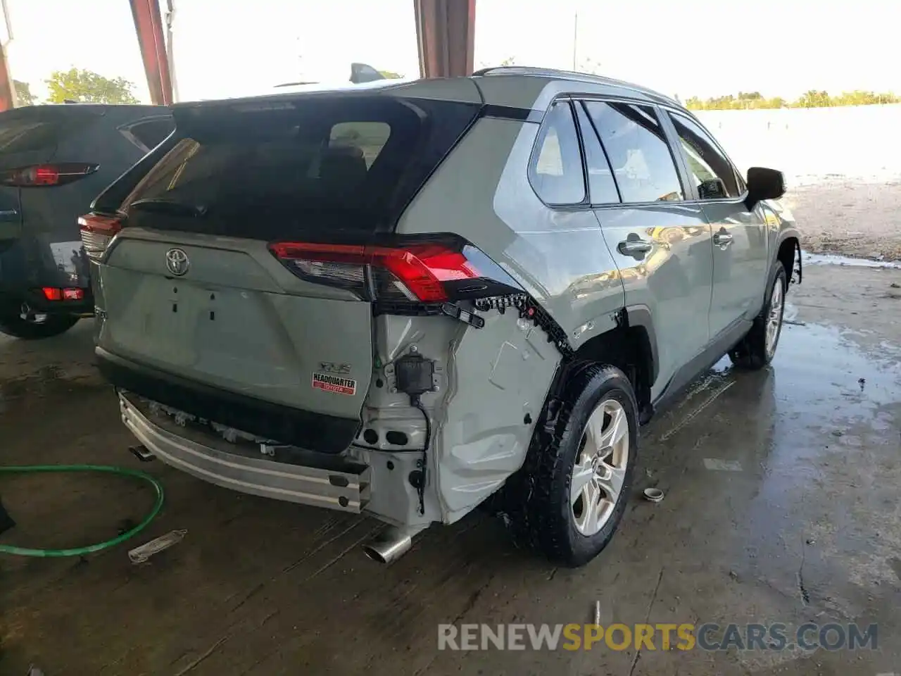 4 Photograph of a damaged car 2T3W1RFVXKC015118 TOYOTA RAV4 2019