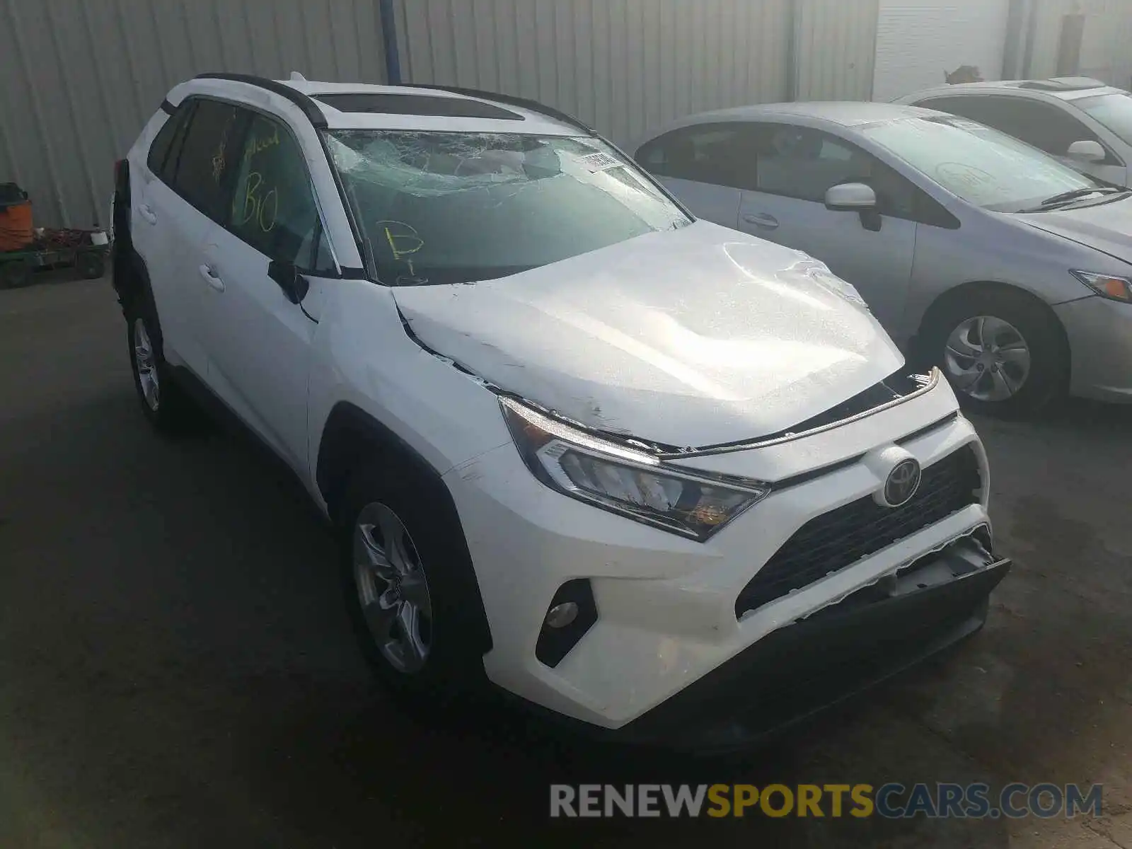 1 Photograph of a damaged car 2T3W1RFVXKC029603 TOYOTA RAV4 2019