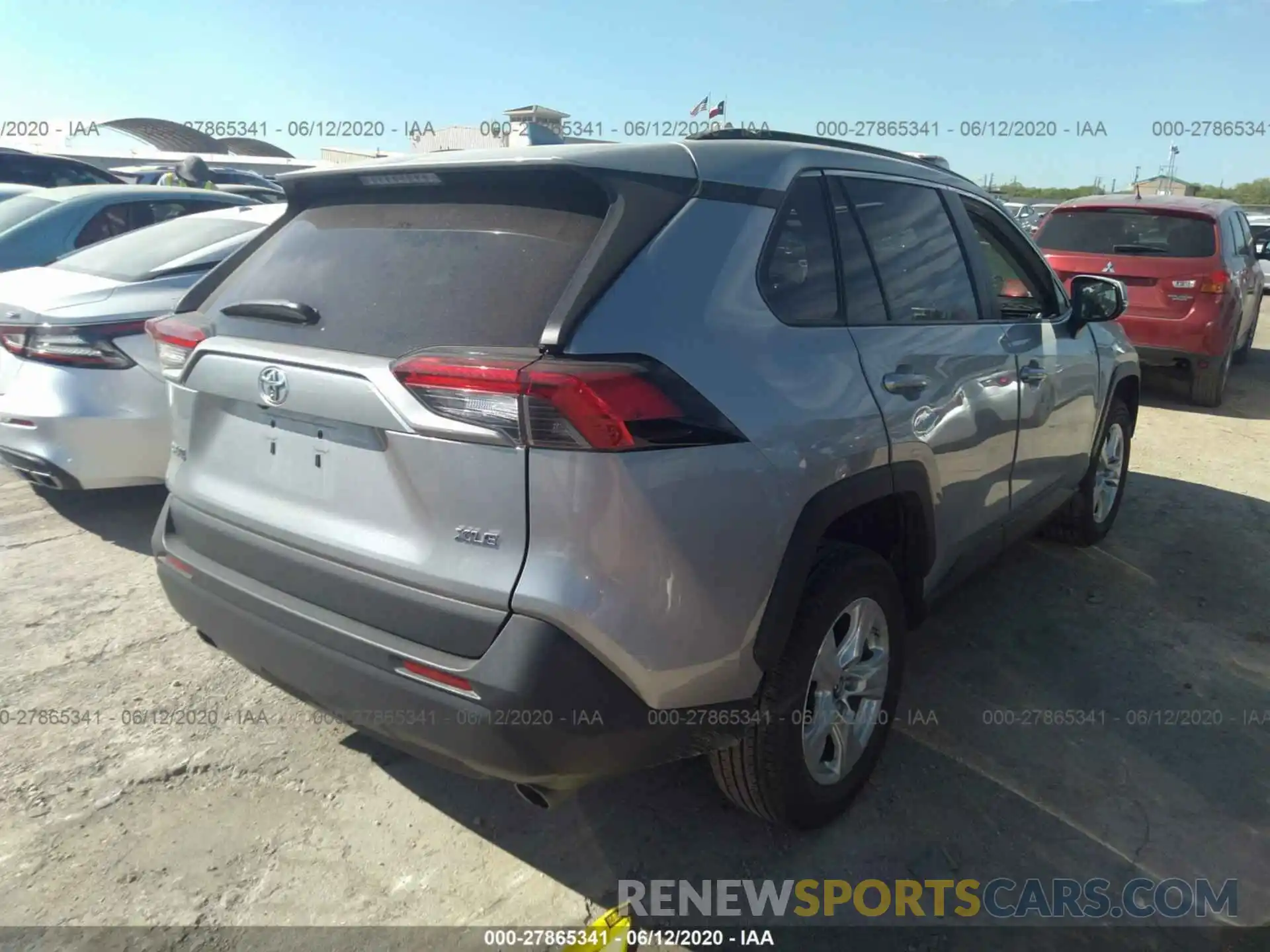 4 Photograph of a damaged car 2T3W1RFVXKC029777 TOYOTA RAV4 2019