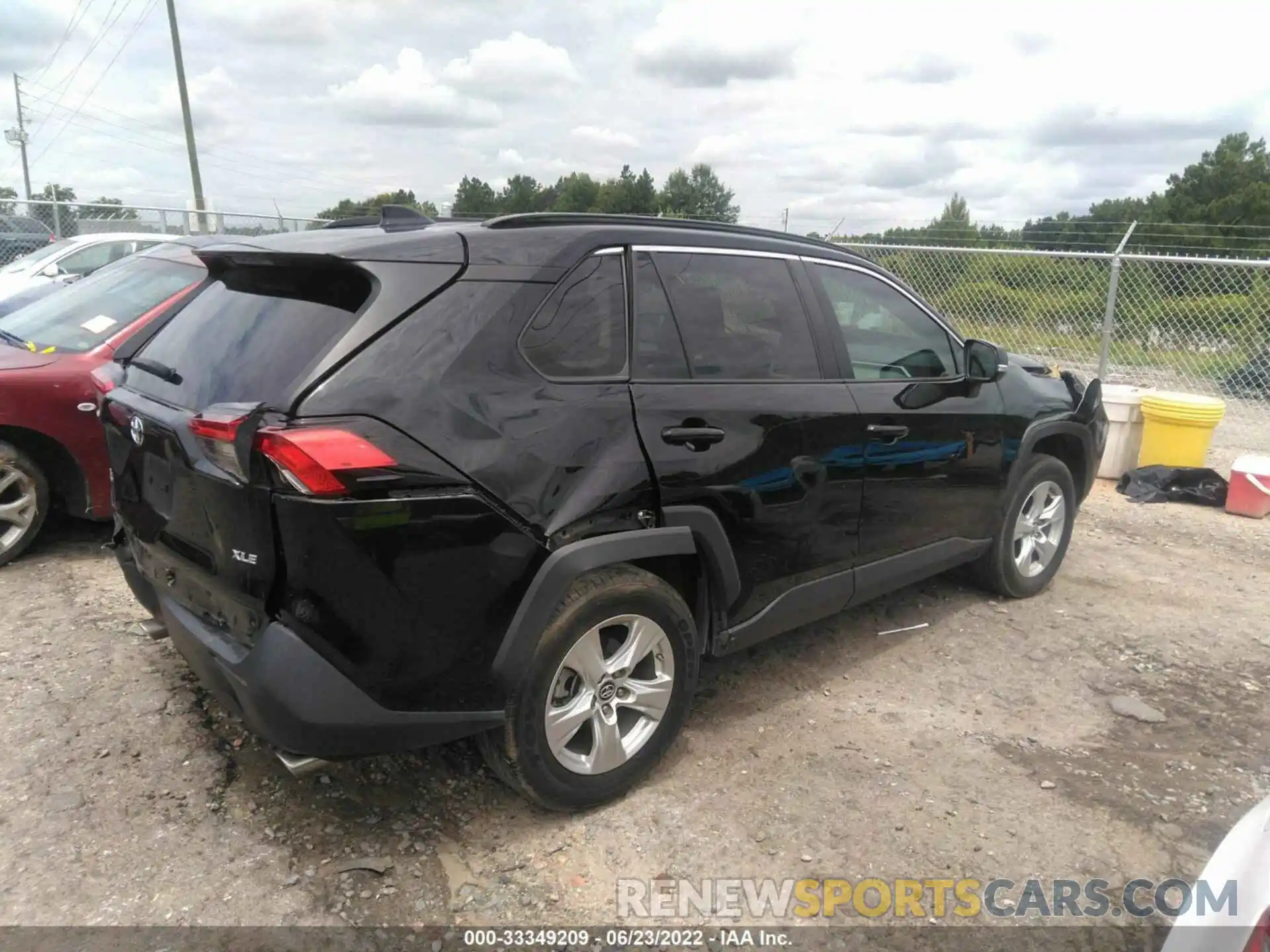 4 Photograph of a damaged car 2T3W1RFVXKC030184 TOYOTA RAV4 2019