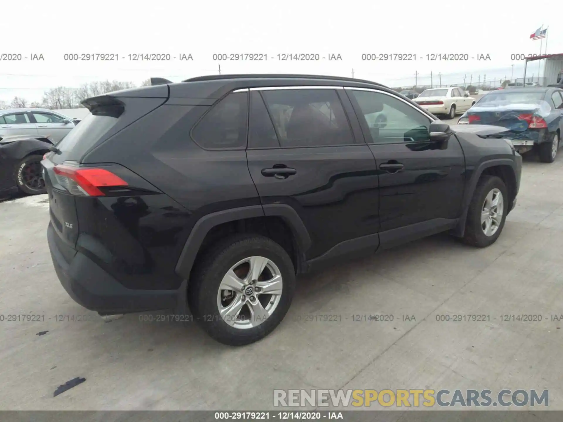 4 Photograph of a damaged car 2T3W1RFVXKC030217 TOYOTA RAV4 2019