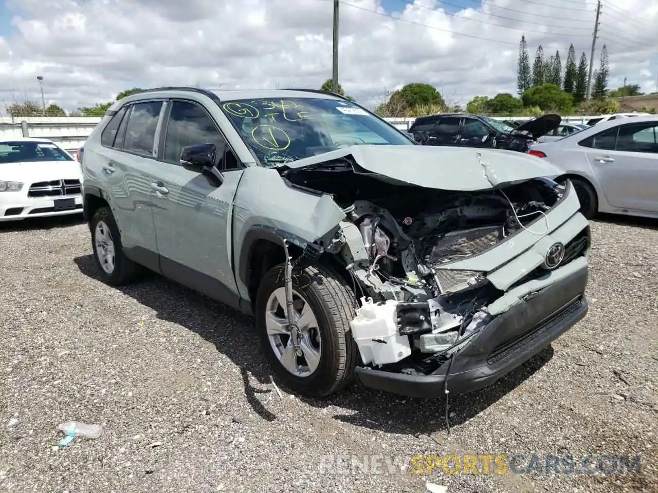 1 Photograph of a damaged car 2T3W1RFVXKW001914 TOYOTA RAV4 2019