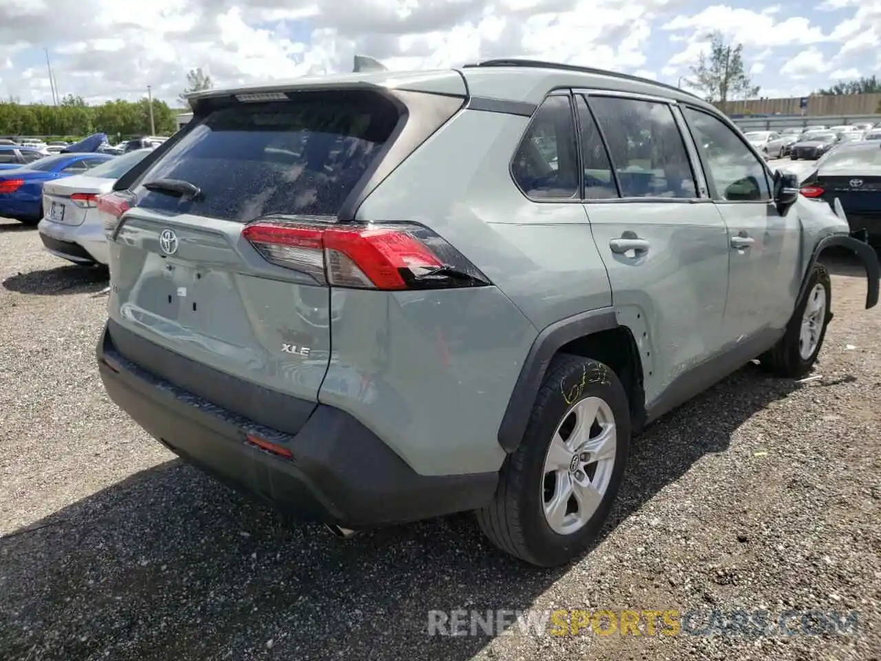 4 Photograph of a damaged car 2T3W1RFVXKW001914 TOYOTA RAV4 2019