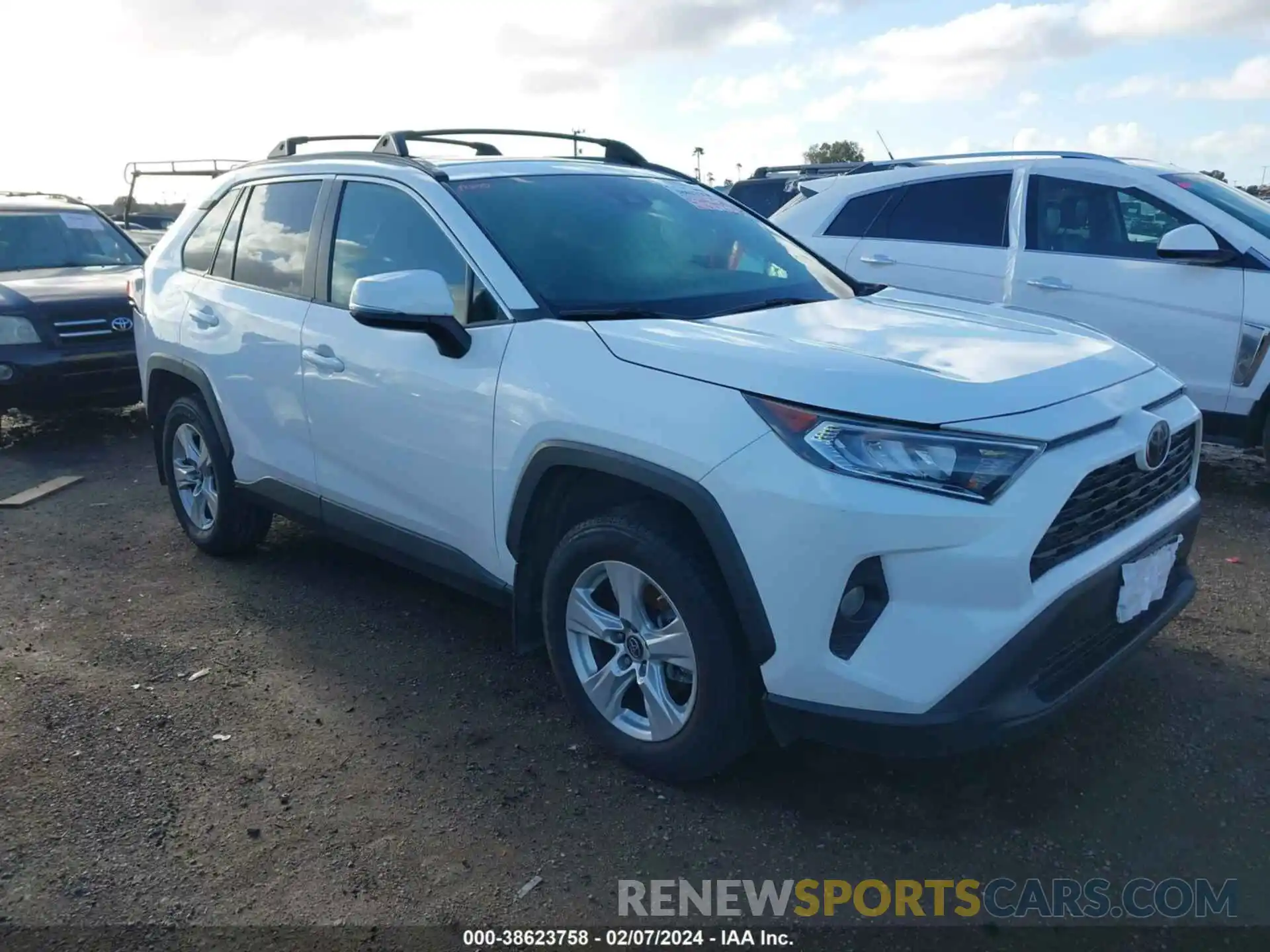 1 Photograph of a damaged car 2T3W1RFVXKW002707 TOYOTA RAV4 2019