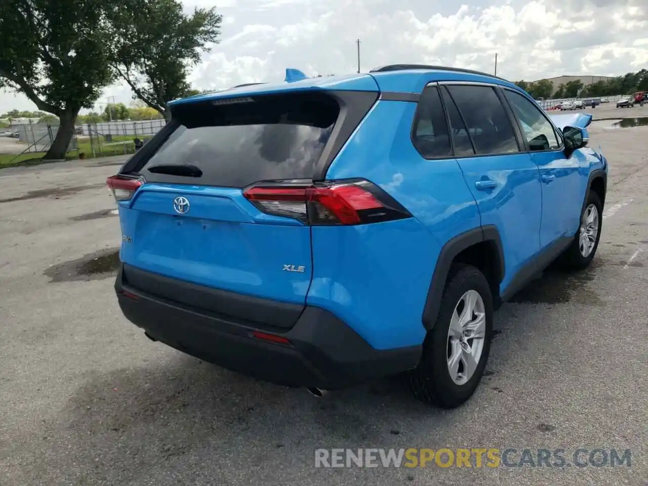 4 Photograph of a damaged car 2T3W1RFVXKW003873 TOYOTA RAV4 2019