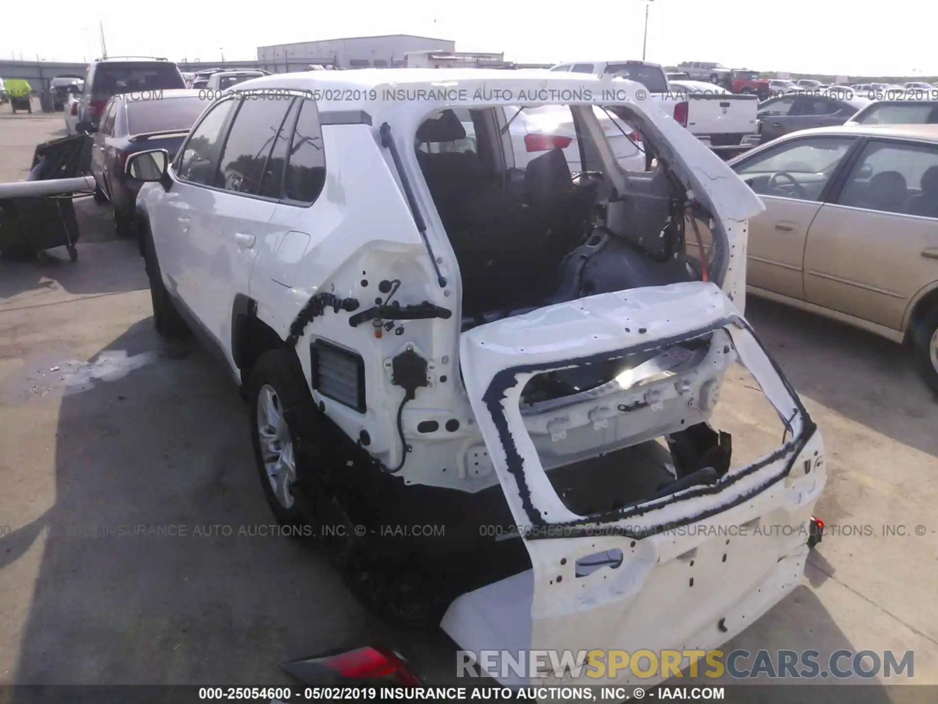 3 Фотография поврежденного автомобиля 2T3W1RFVXKW005025 TOYOTA RAV4 2019