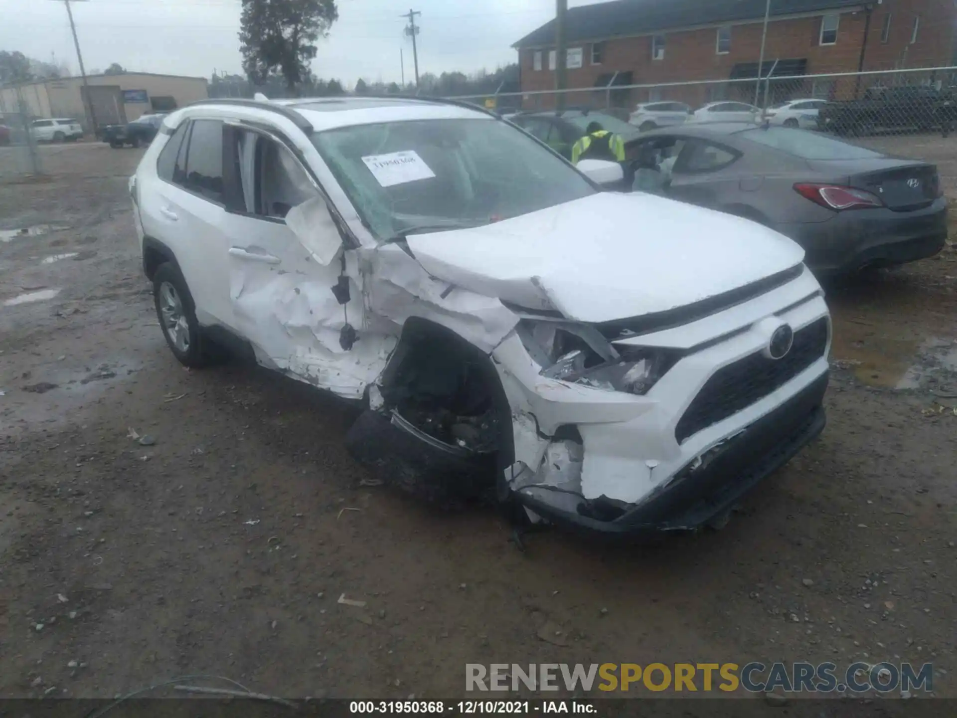 1 Photograph of a damaged car 2T3W1RFVXKW006398 TOYOTA RAV4 2019