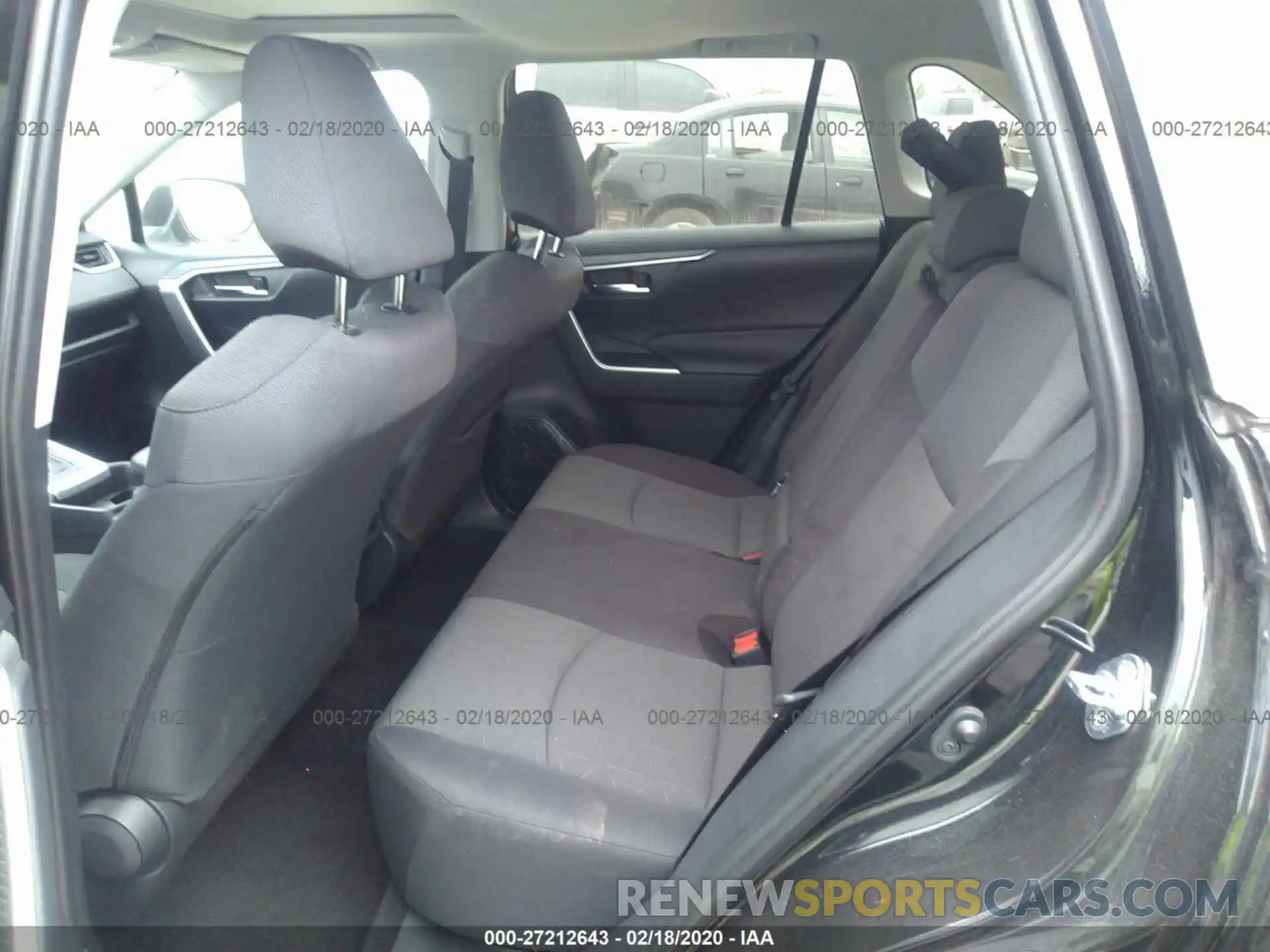 8 Photograph of a damaged car 2T3W1RFVXKW007275 TOYOTA RAV4 2019