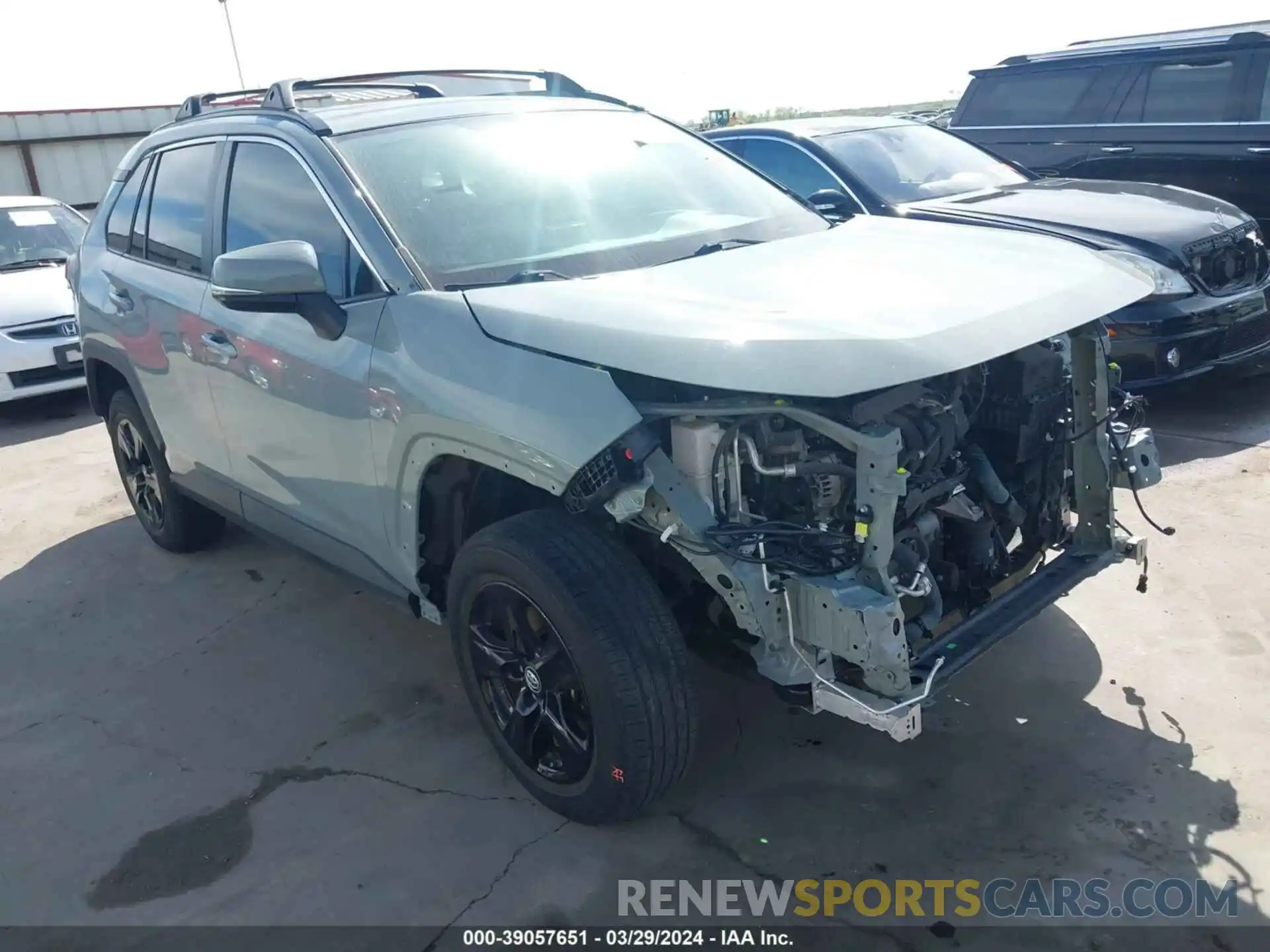 1 Photograph of a damaged car 2T3W1RFVXKW007504 TOYOTA RAV4 2019