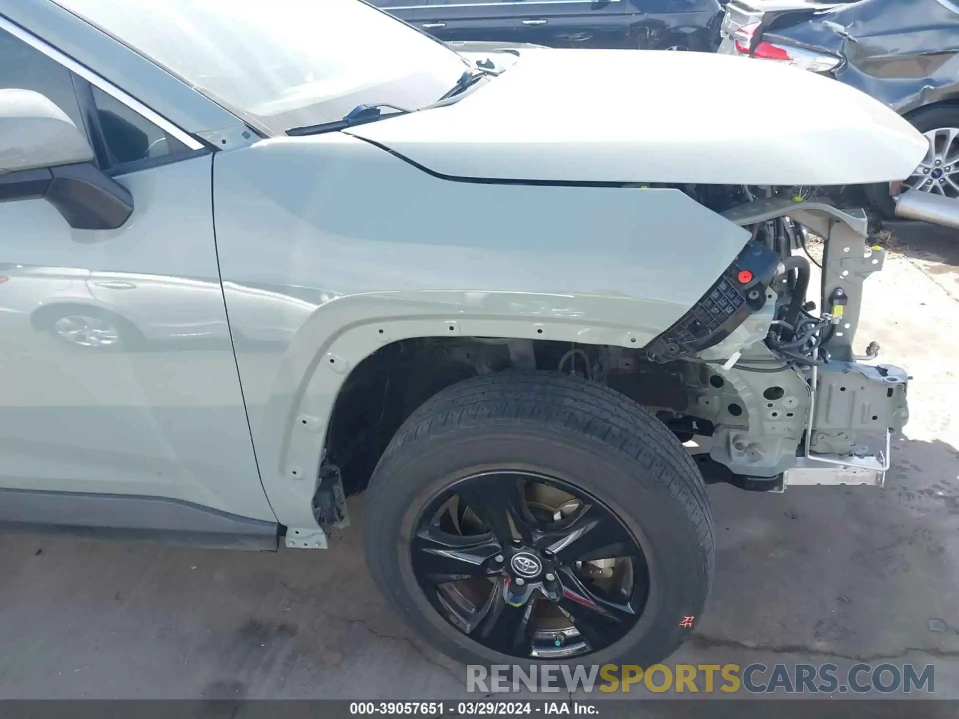 19 Photograph of a damaged car 2T3W1RFVXKW007504 TOYOTA RAV4 2019