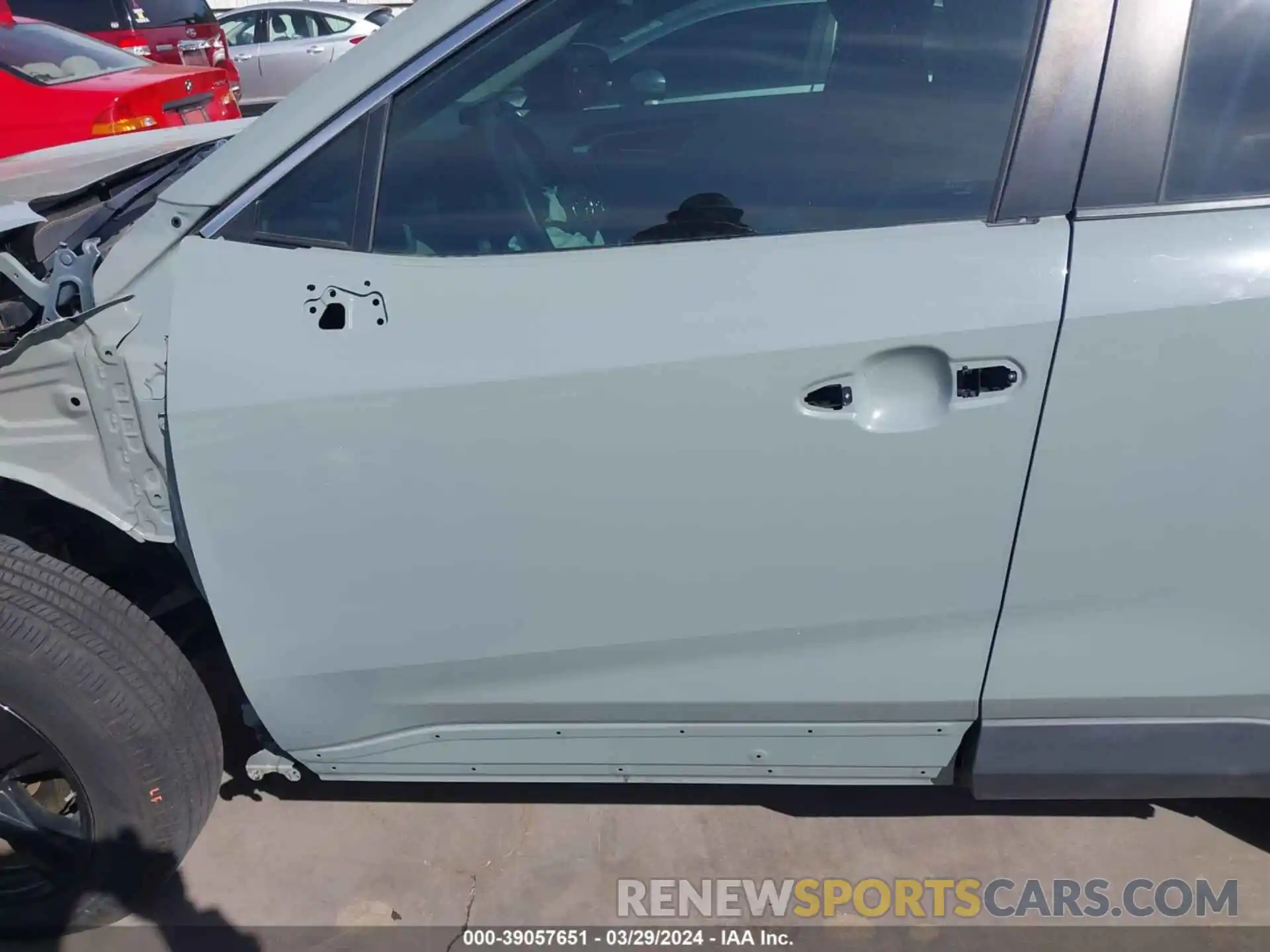 21 Photograph of a damaged car 2T3W1RFVXKW007504 TOYOTA RAV4 2019