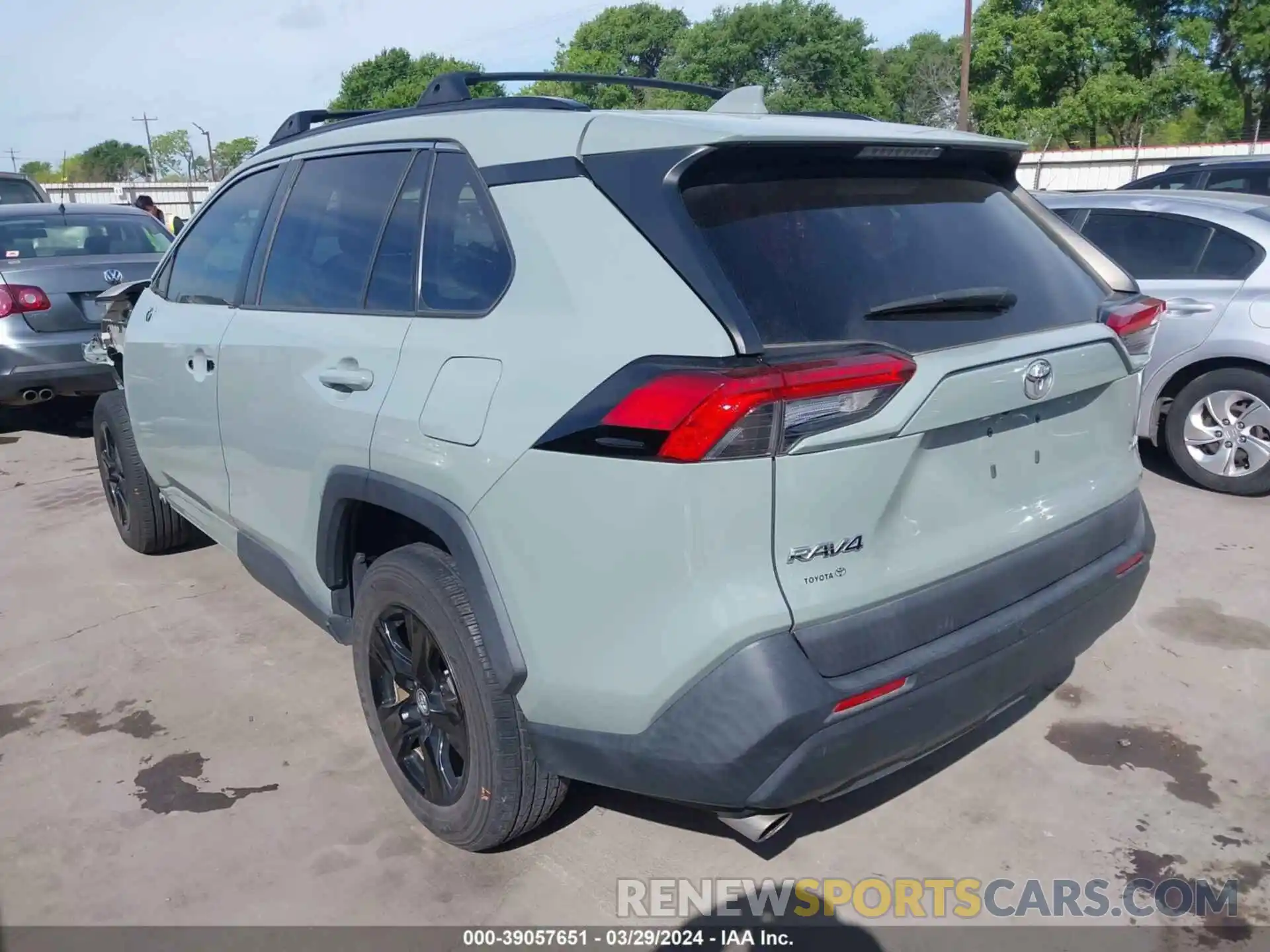 3 Photograph of a damaged car 2T3W1RFVXKW007504 TOYOTA RAV4 2019