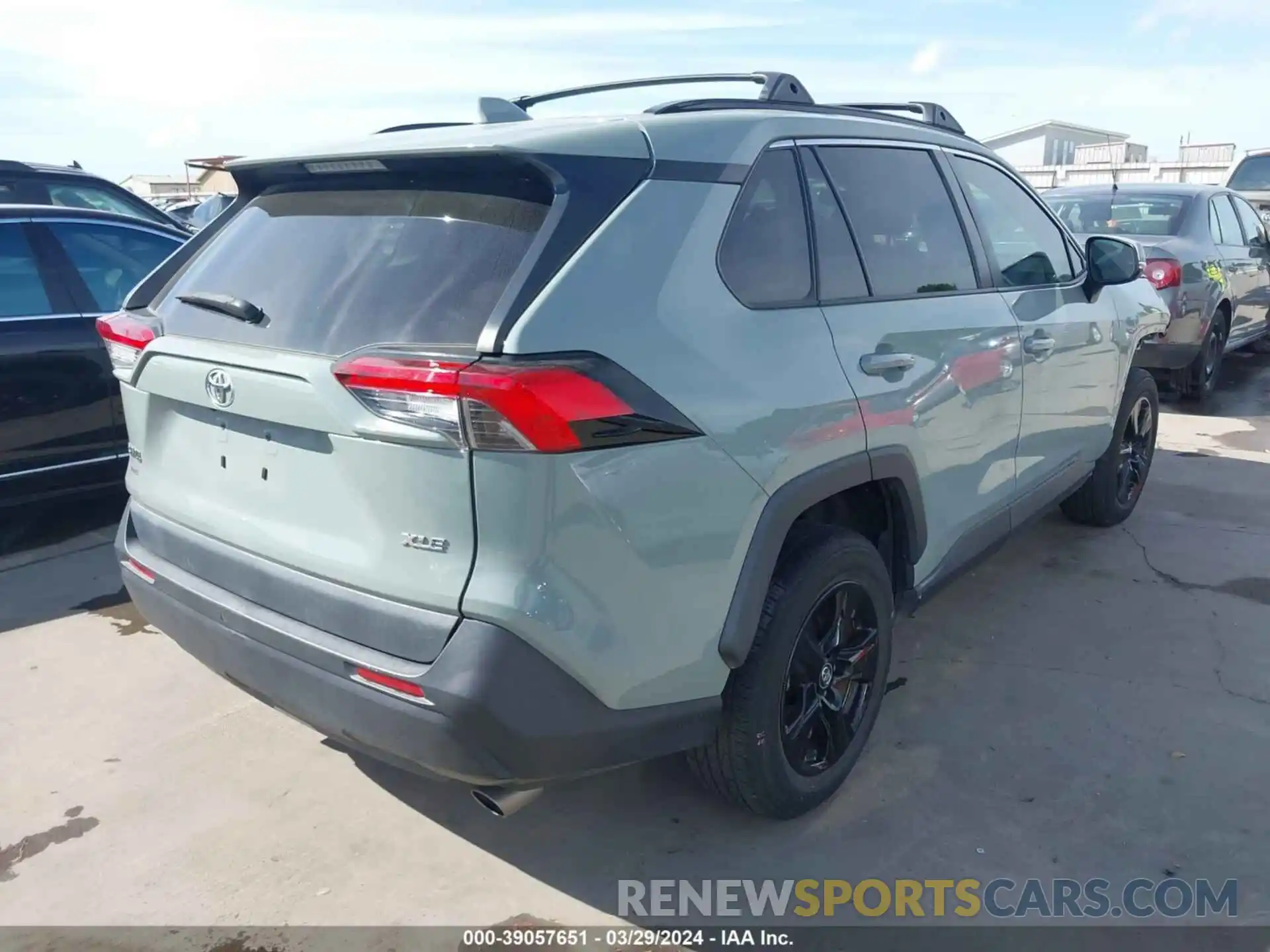 4 Photograph of a damaged car 2T3W1RFVXKW007504 TOYOTA RAV4 2019