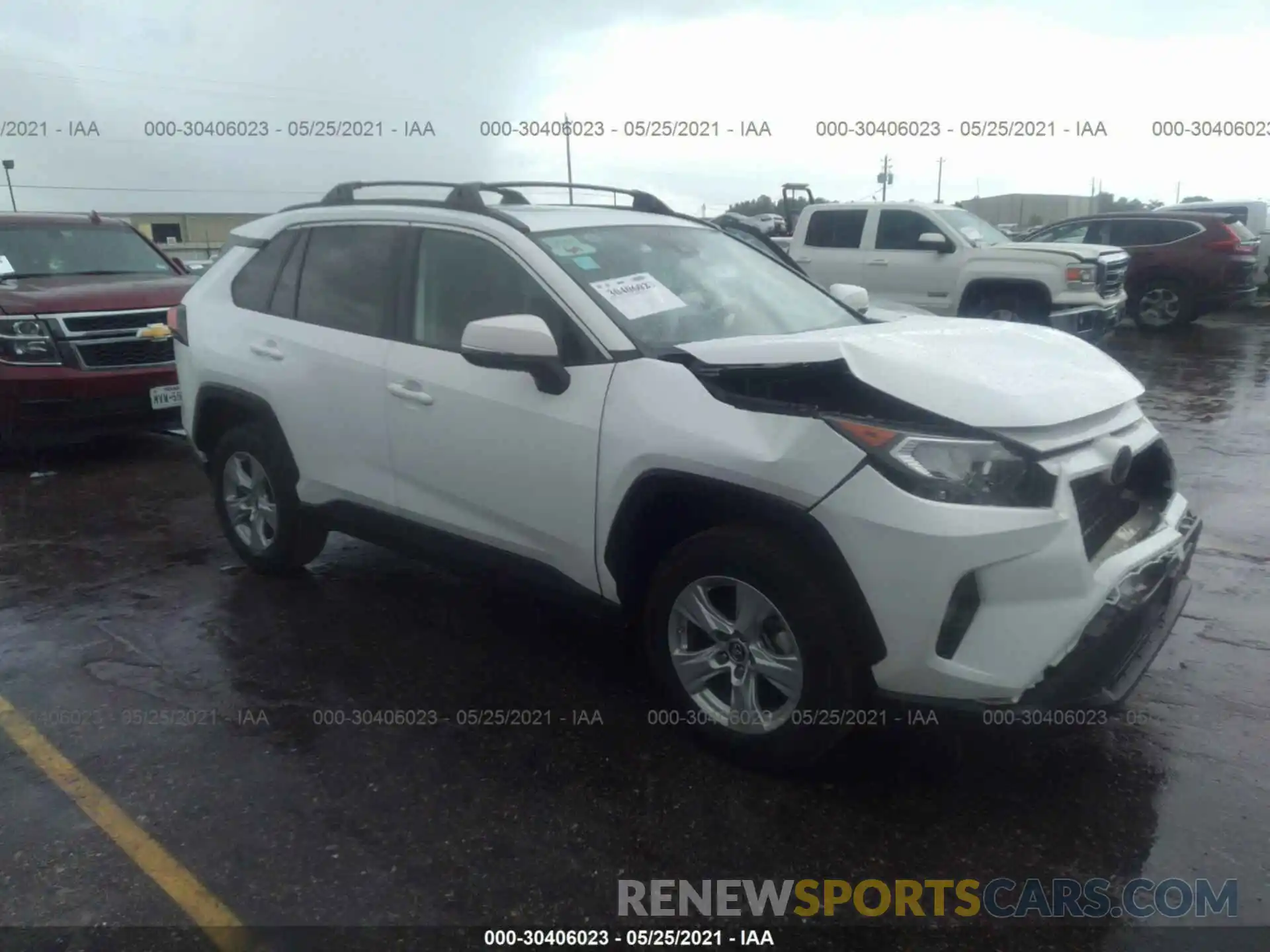 1 Photograph of a damaged car 2T3W1RFVXKW008572 TOYOTA RAV4 2019