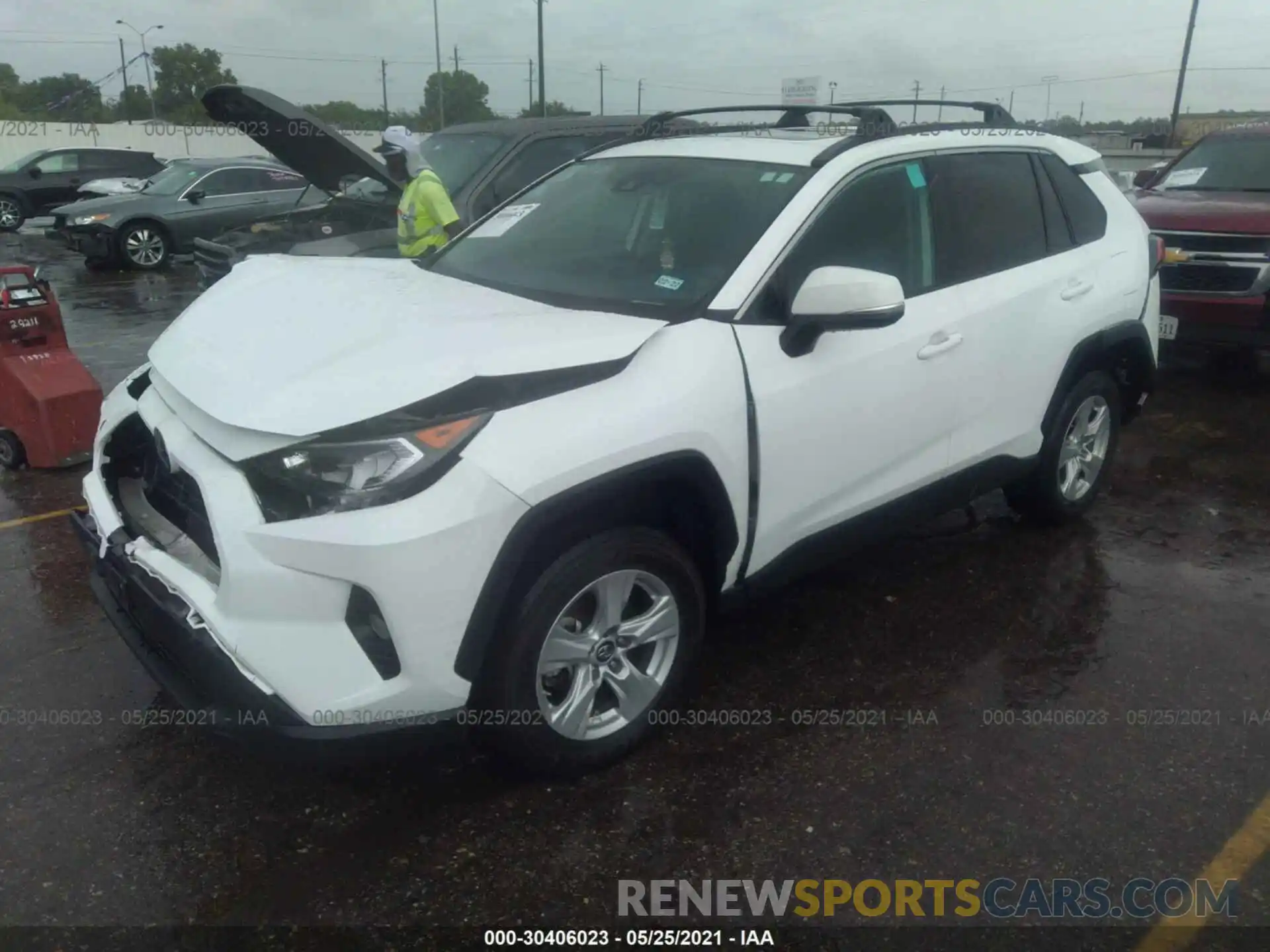 2 Photograph of a damaged car 2T3W1RFVXKW008572 TOYOTA RAV4 2019