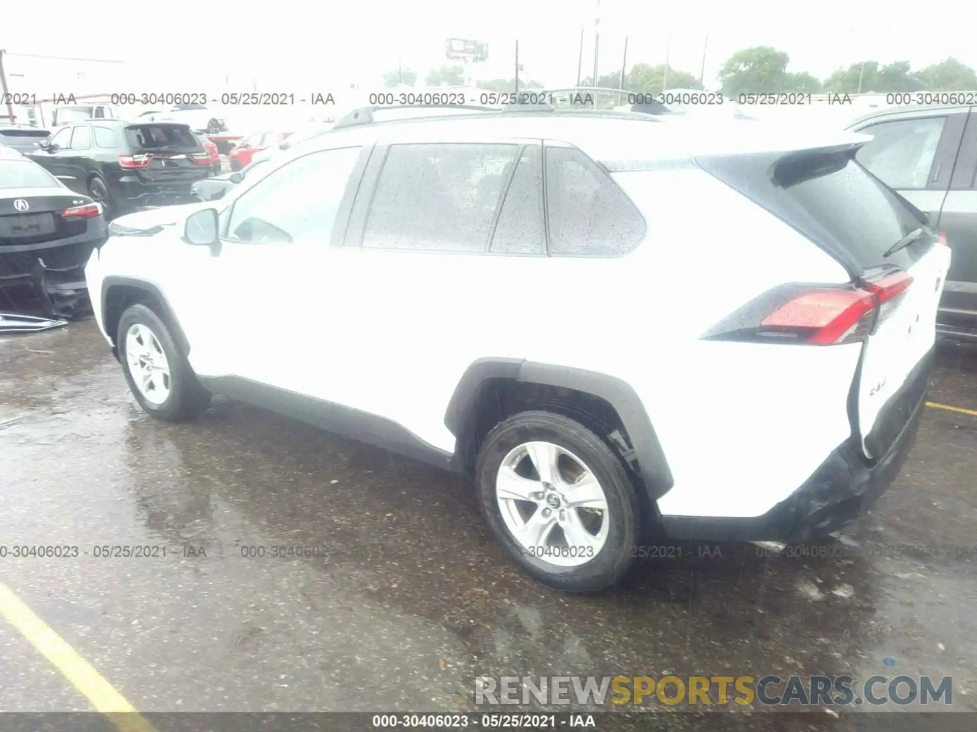 3 Photograph of a damaged car 2T3W1RFVXKW008572 TOYOTA RAV4 2019