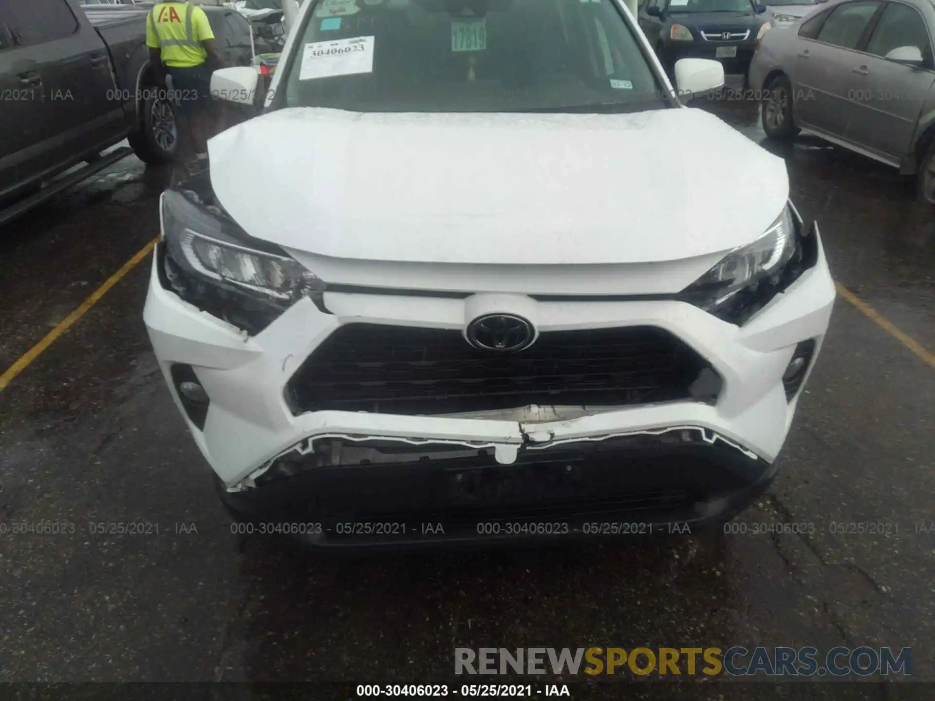 6 Photograph of a damaged car 2T3W1RFVXKW008572 TOYOTA RAV4 2019