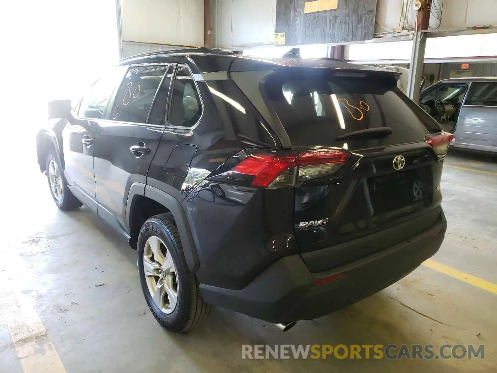 3 Photograph of a damaged car 2T3W1RFVXKW020785 TOYOTA RAV4 2019