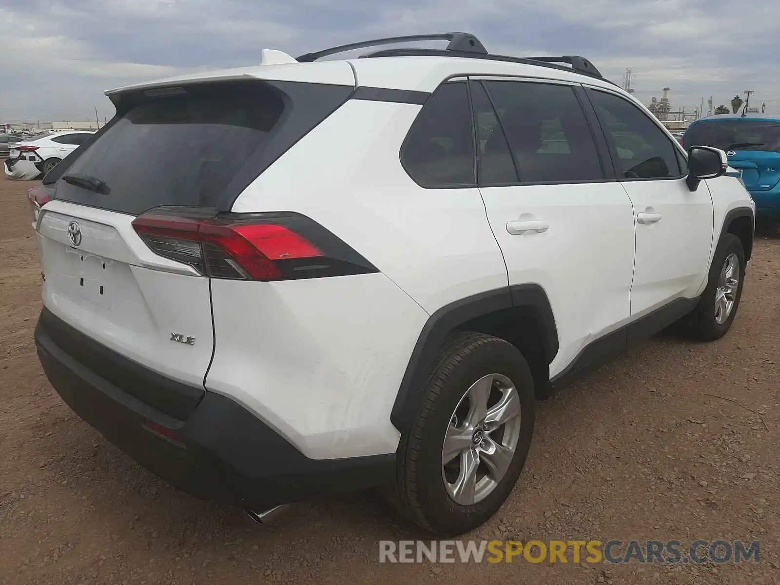 4 Photograph of a damaged car 2T3W1RFVXKW030961 TOYOTA RAV4 2019