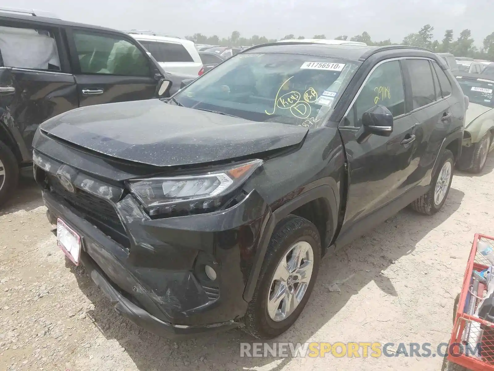 2 Photograph of a damaged car 2T3W1RFVXKW032872 TOYOTA RAV4 2019