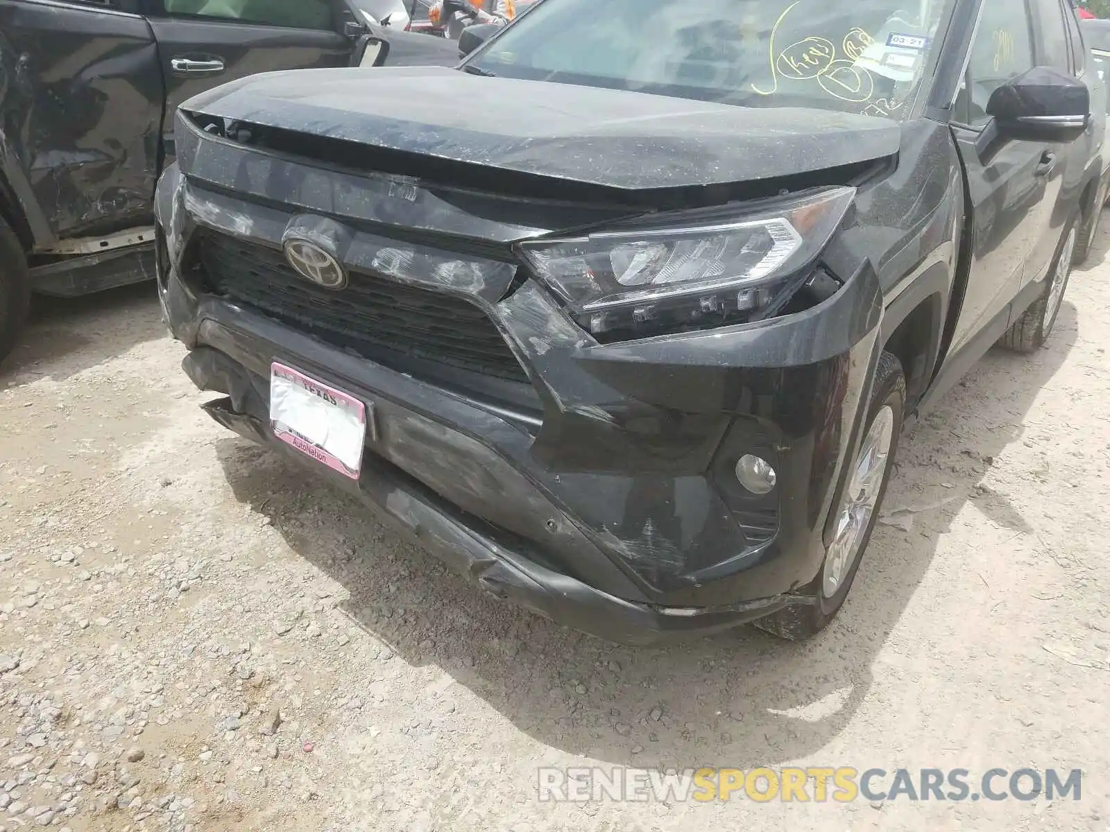 9 Photograph of a damaged car 2T3W1RFVXKW032872 TOYOTA RAV4 2019