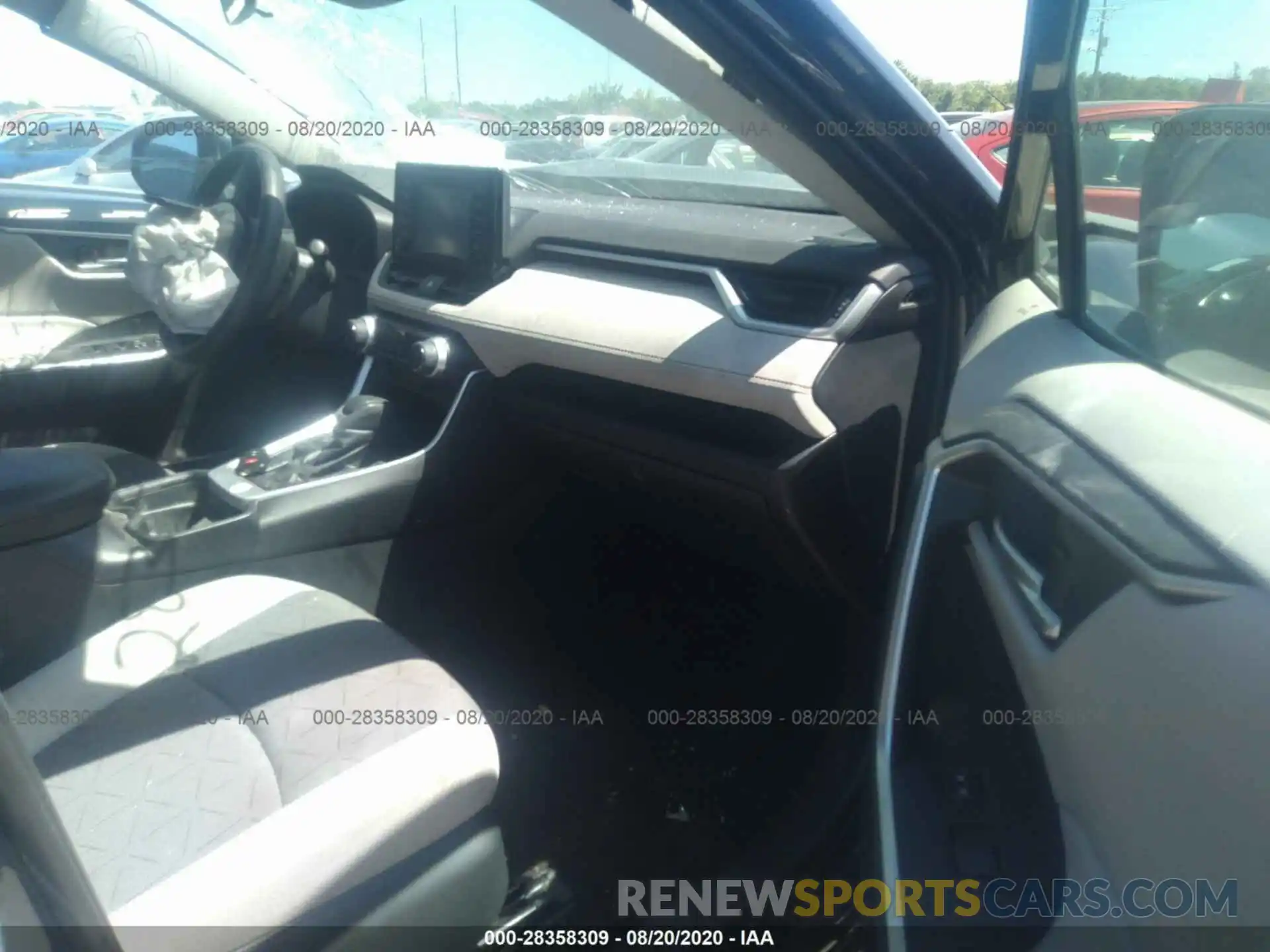 5 Photograph of a damaged car 2T3W1RFVXKW034119 TOYOTA RAV4 2019