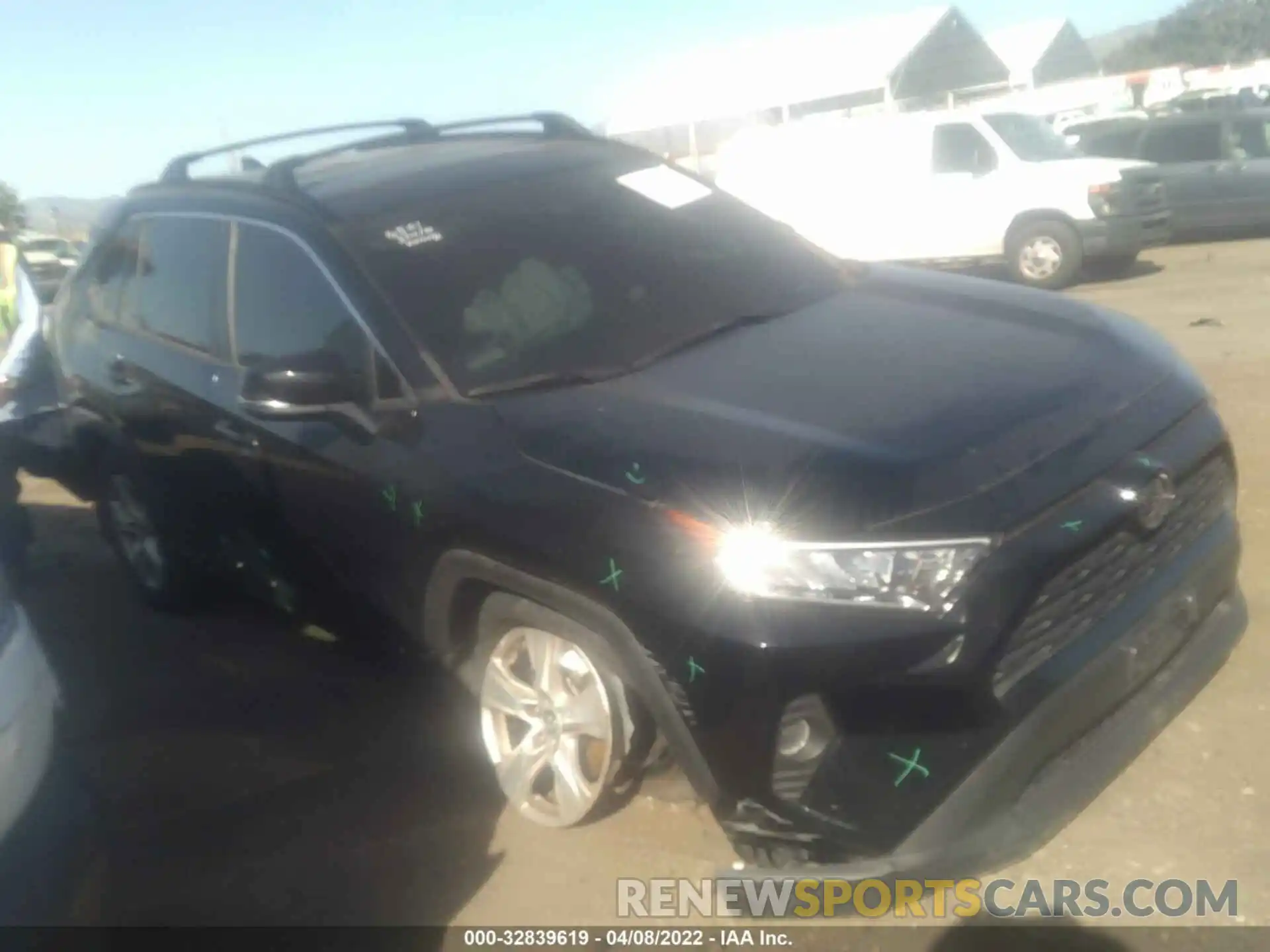 1 Photograph of a damaged car 2T3W1RFVXKW043838 TOYOTA RAV4 2019