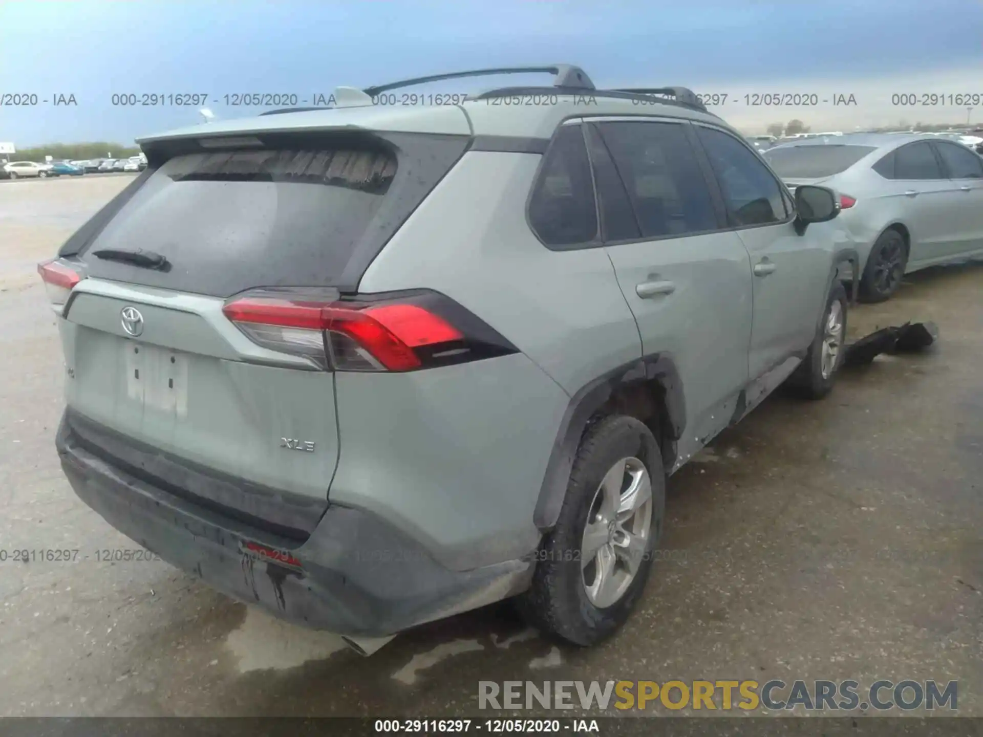 4 Photograph of a damaged car 2T3W1RFVXKW046190 TOYOTA RAV4 2019