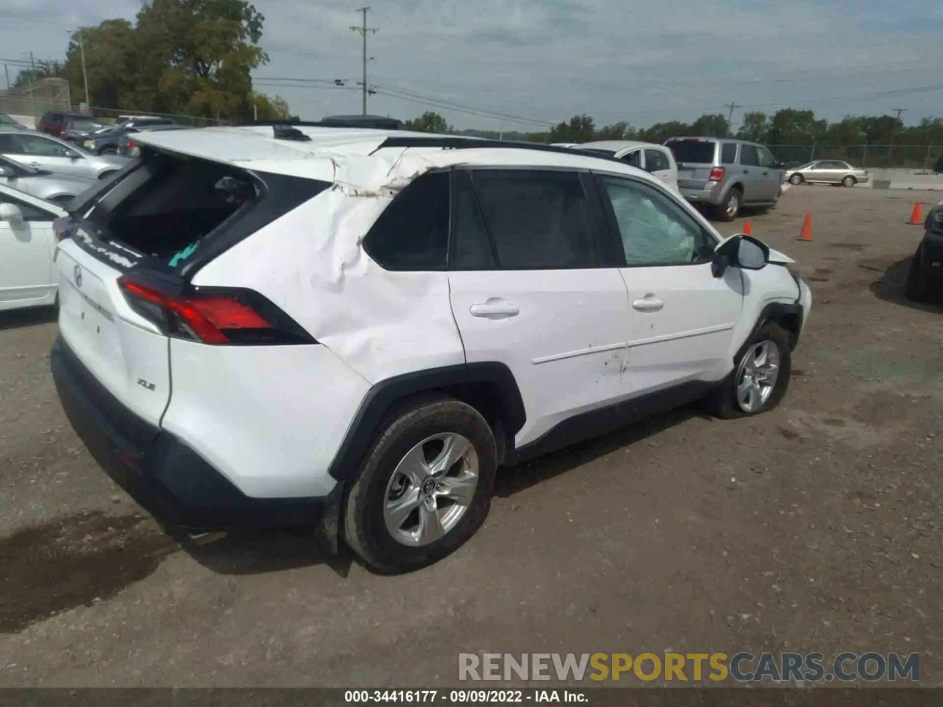 4 Фотография поврежденного автомобиля 2T3W1RFVXKW053916 TOYOTA RAV4 2019