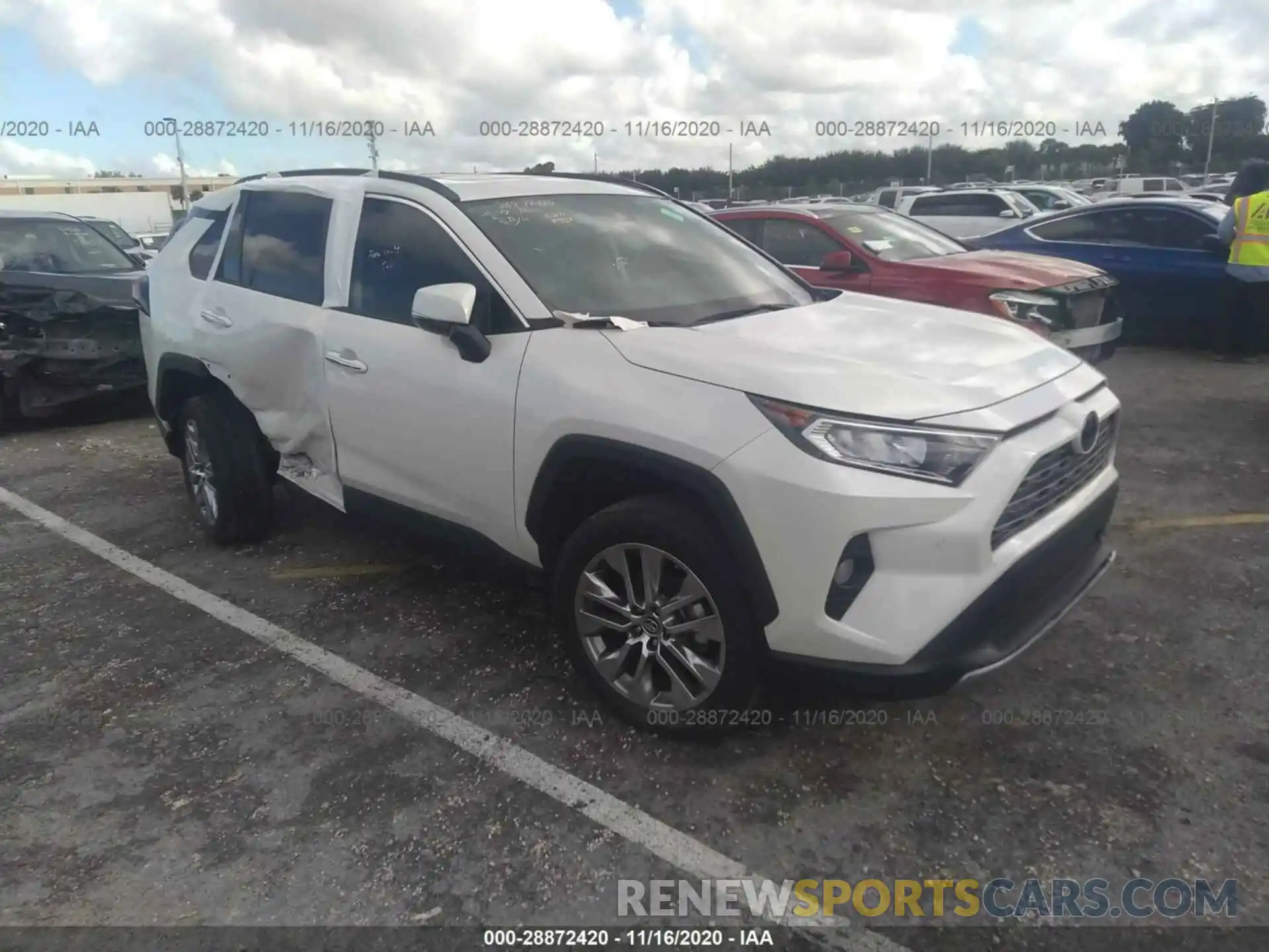 1 Photograph of a damaged car 2T3Y1RFV0KC009269 TOYOTA RAV4 2019