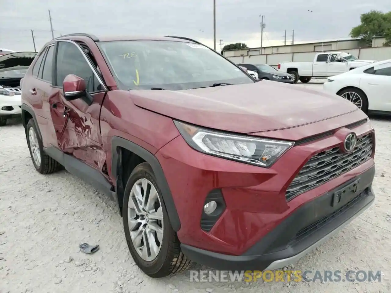 1 Photograph of a damaged car 2T3Y1RFV0KW033070 TOYOTA RAV4 2019