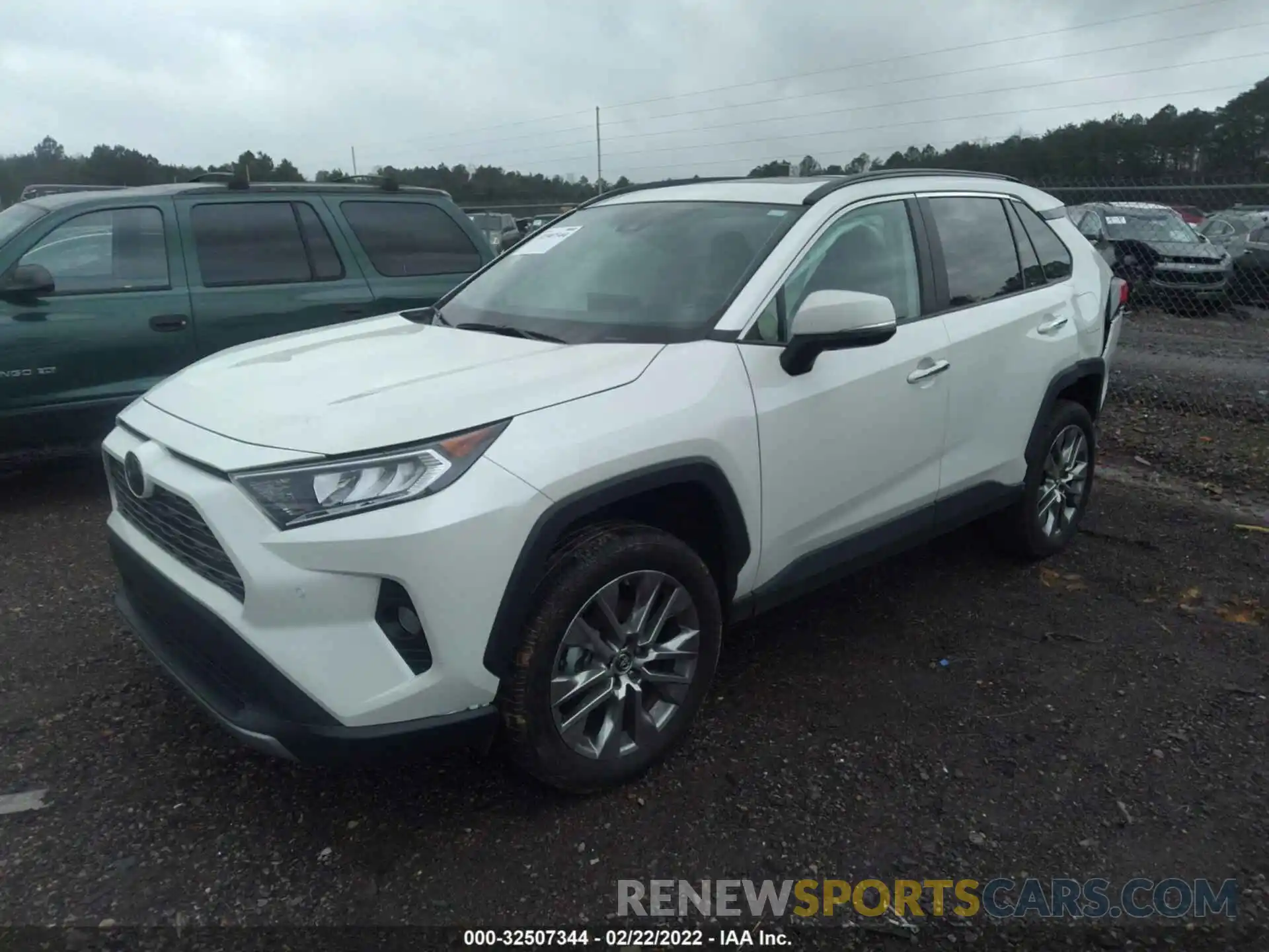 2 Photograph of a damaged car 2T3Y1RFV1KC010396 TOYOTA RAV4 2019