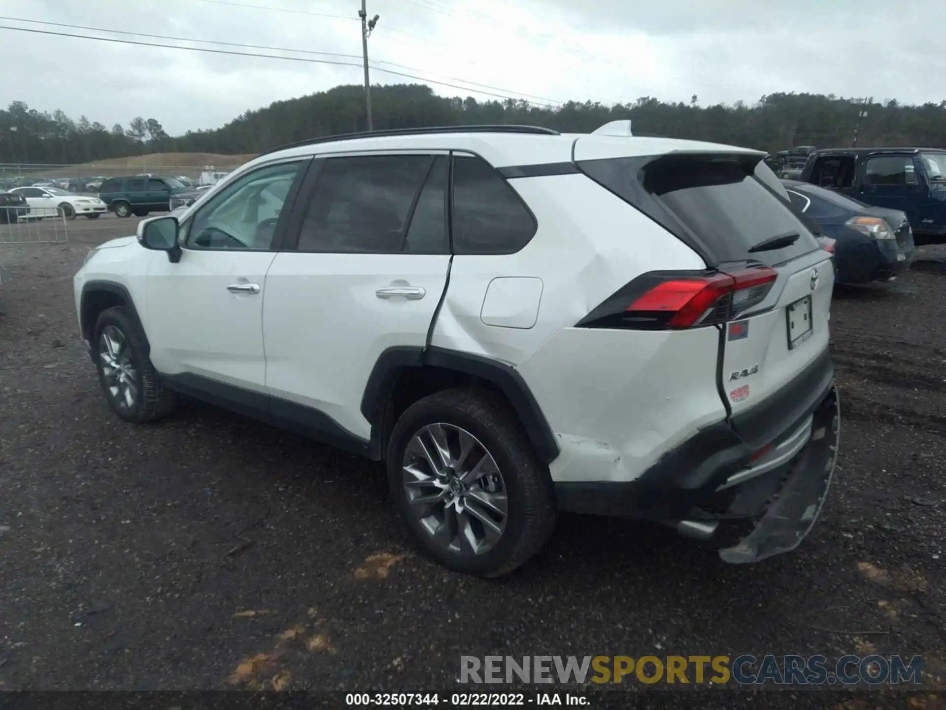 3 Photograph of a damaged car 2T3Y1RFV1KC010396 TOYOTA RAV4 2019