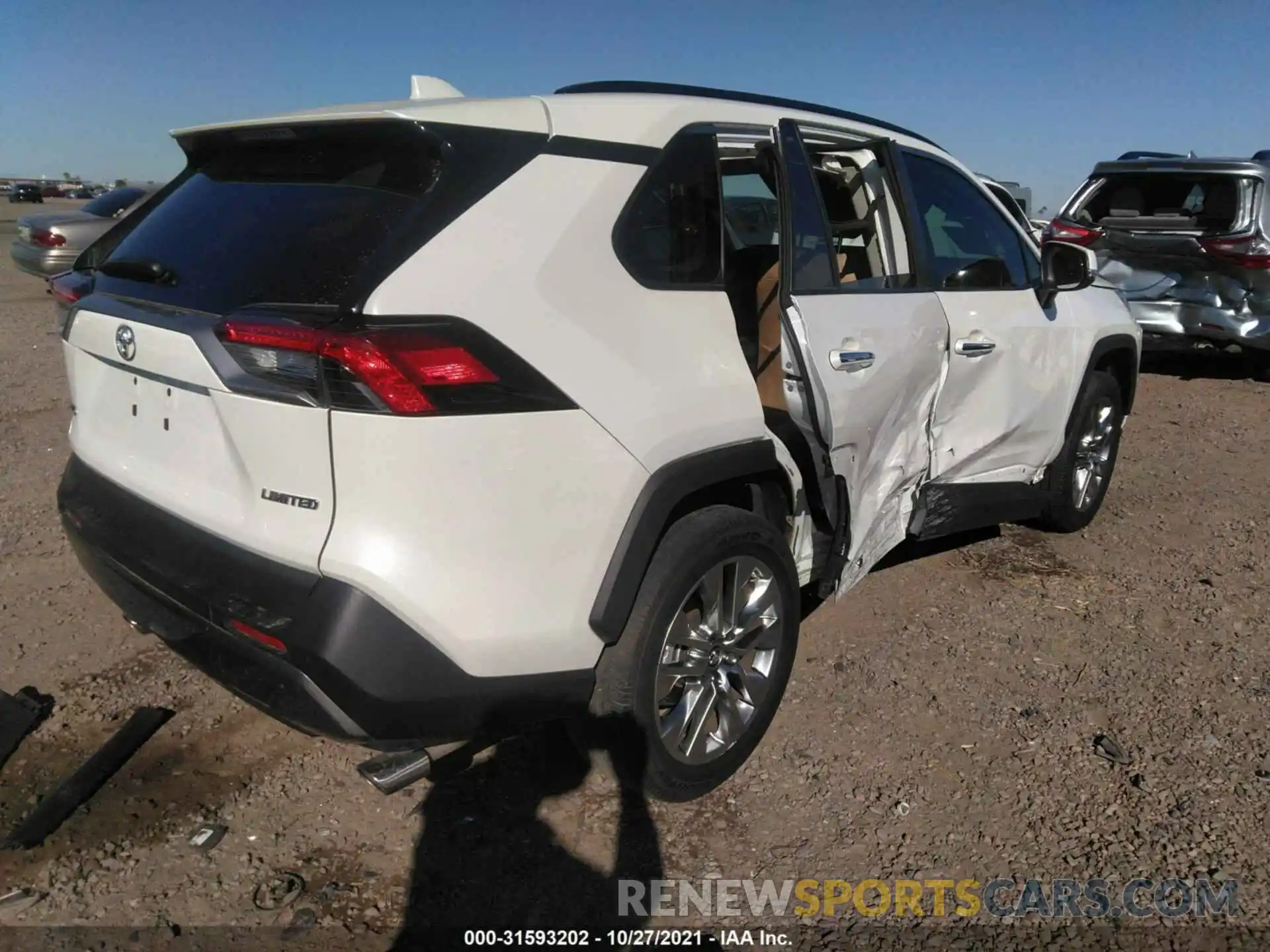 4 Photograph of a damaged car 2T3Y1RFV1KW012468 TOYOTA RAV4 2019