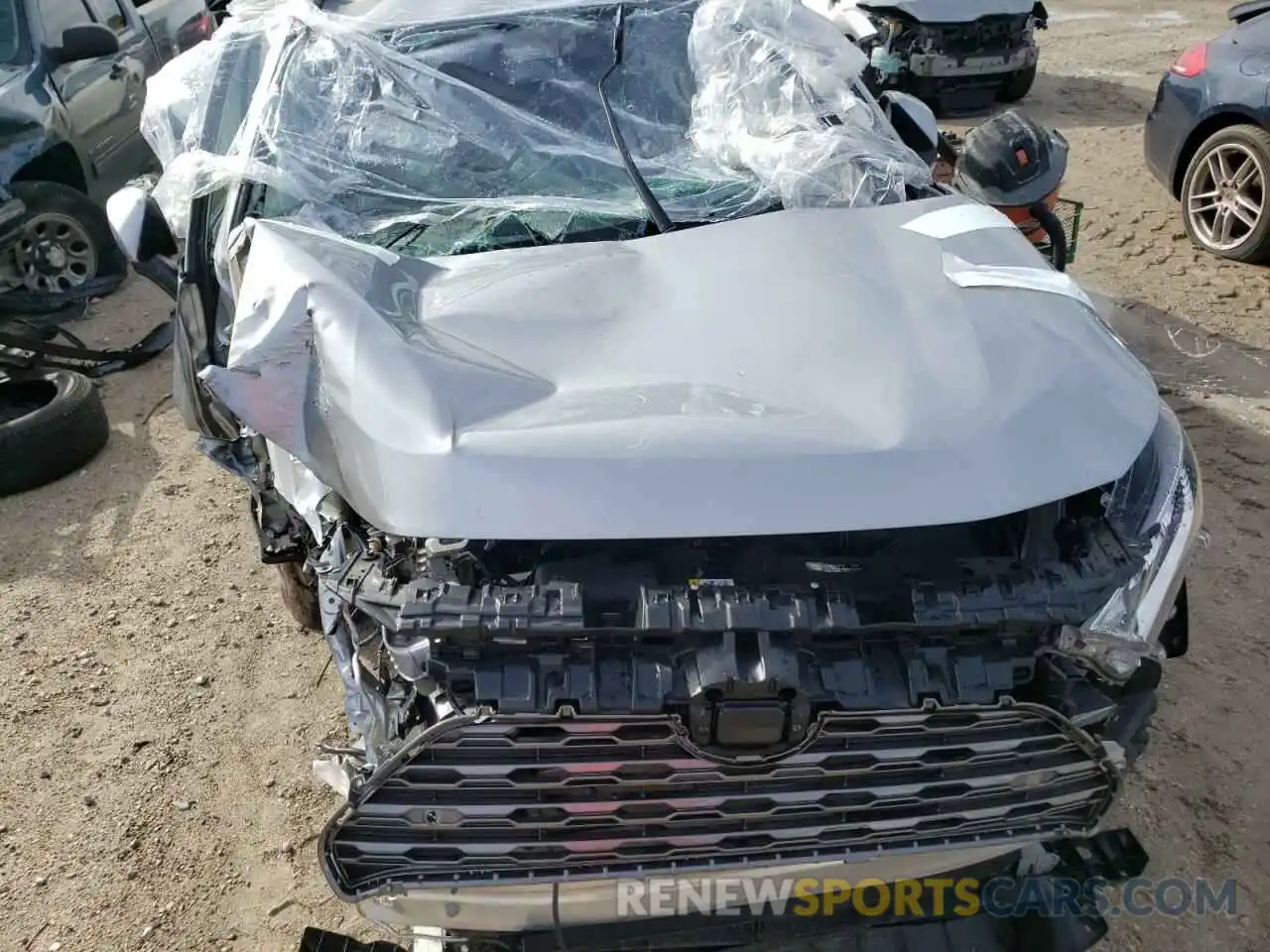 10 Photograph of a damaged car 2T3Y1RFV2KW020403 TOYOTA RAV4 2019