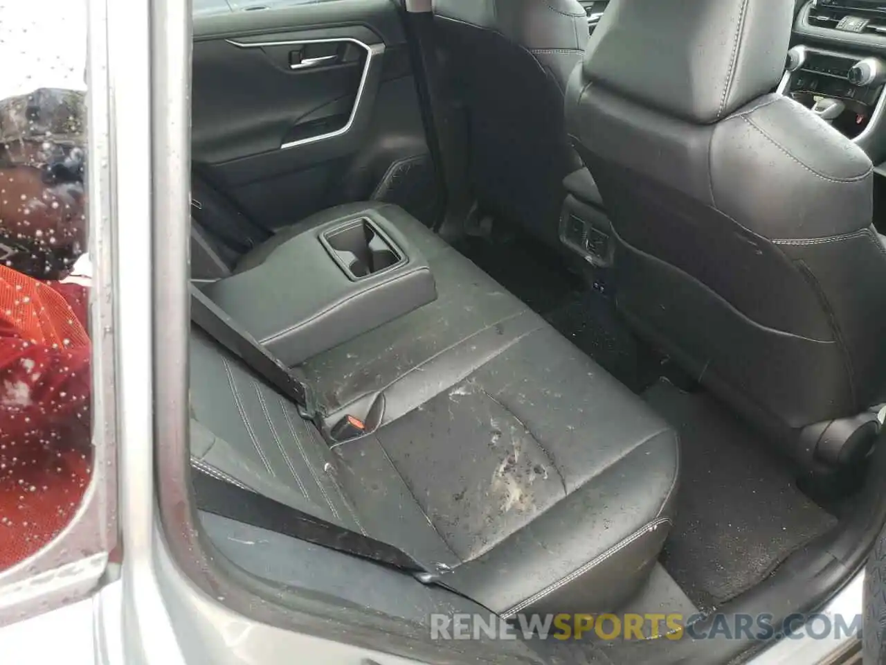 6 Photograph of a damaged car 2T3Y1RFV2KW020403 TOYOTA RAV4 2019